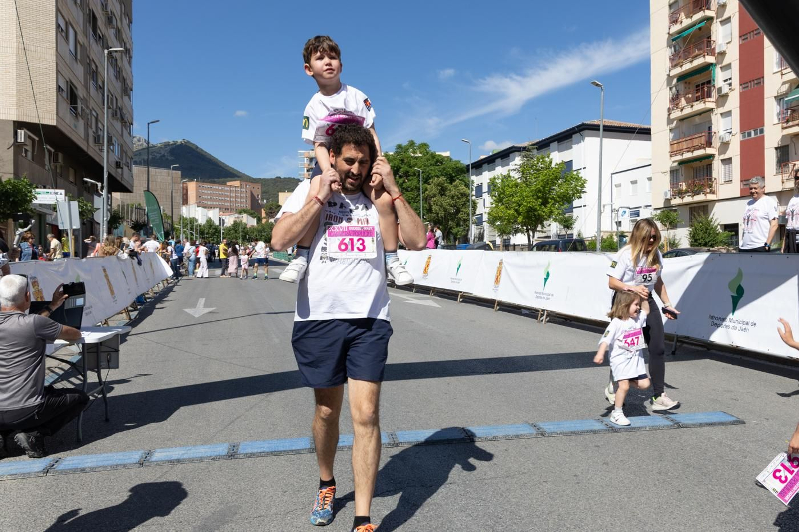 En imágenes: Éxito de participación en la  XXVII Carrera Popular 'Educación por el Deporte'  de Maristas