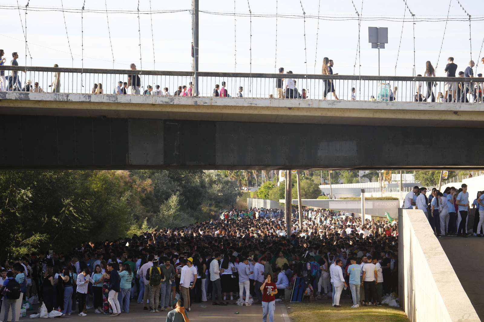 Las mejores fotos del botellón de la Feria de Córdoba