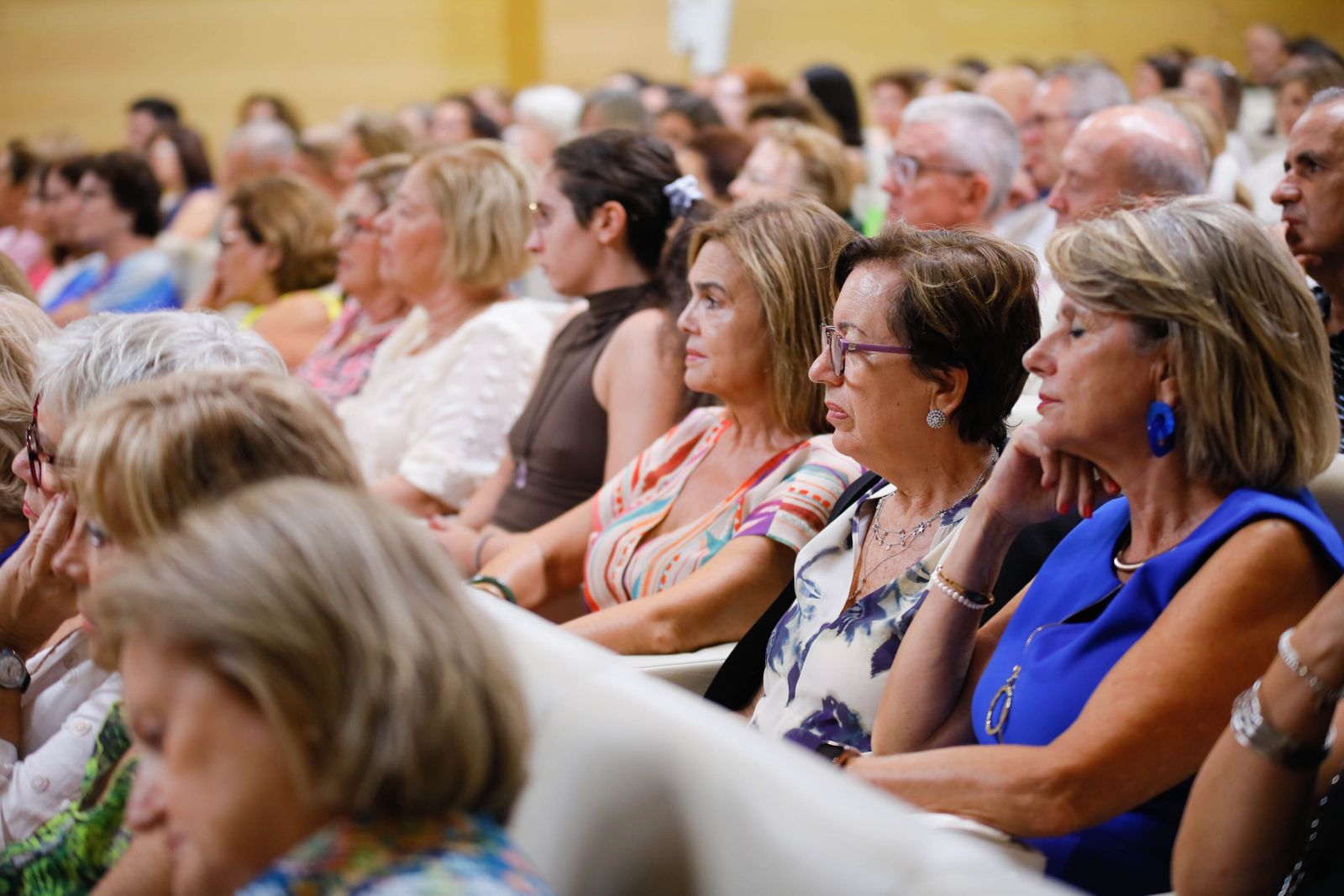 Imágenes de Diario de los Libros, con Julia Navarro