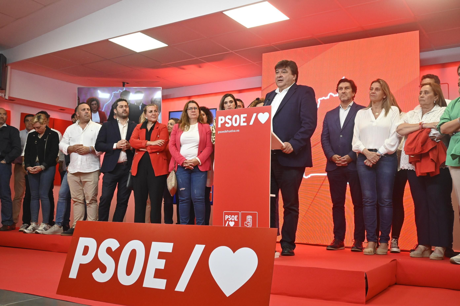 Imágenes del PSOE tras las elecciones municipales en Huelva