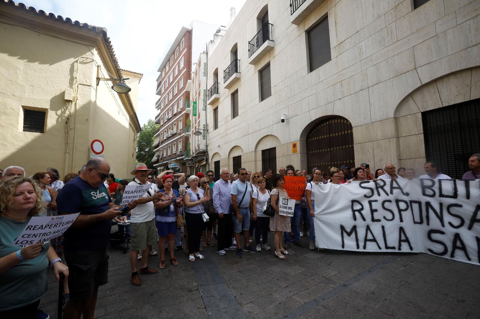 Las imágenes de la protesta de los vecinos de Villarrubia en defensa de la sanidad pública