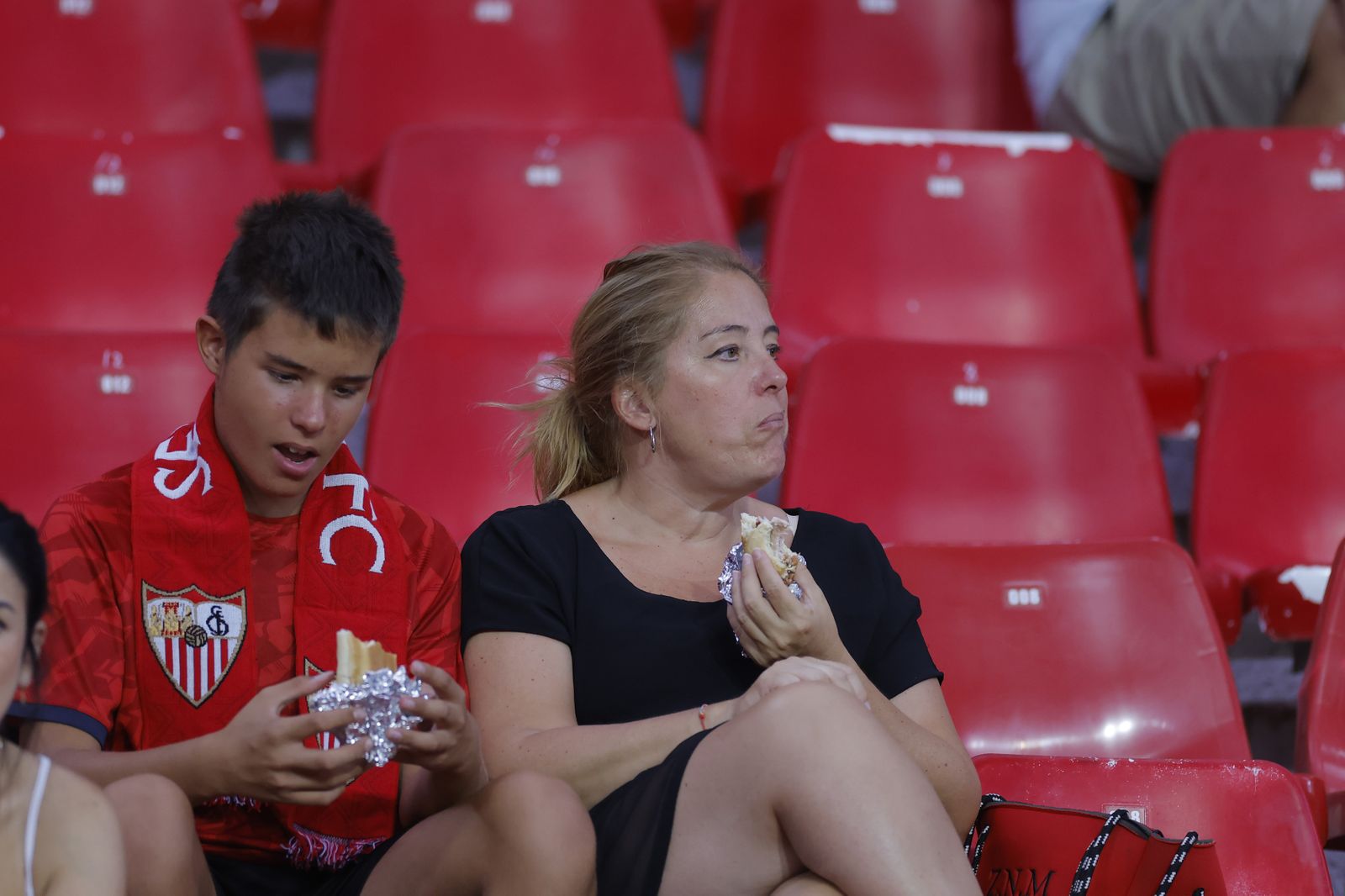 Búscate en las fotos del Sevilla fc-Girona