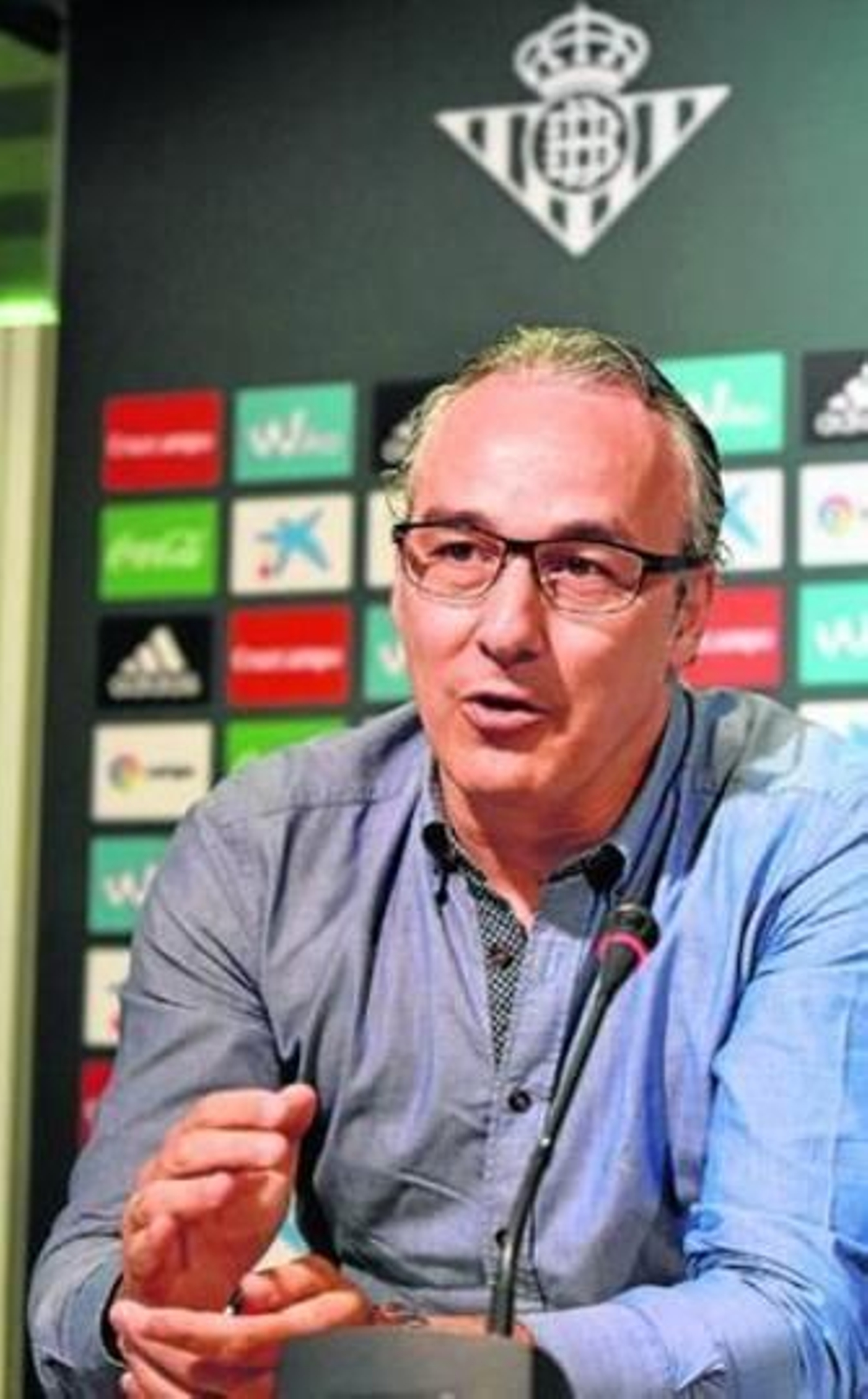 Miguel Torrecilla, durante la presentación de Brasanac el pasado lunes en el Benito Villamarín.