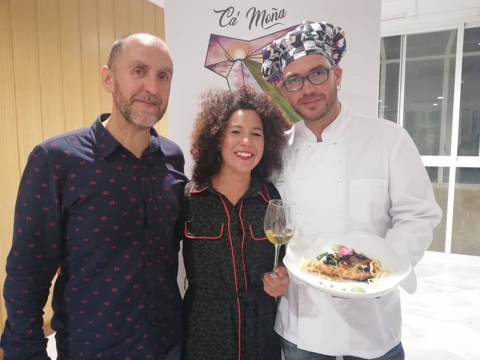 Elisabeth Ramírez, de la tienda Ca' Moña, en la presentación de la ruta.