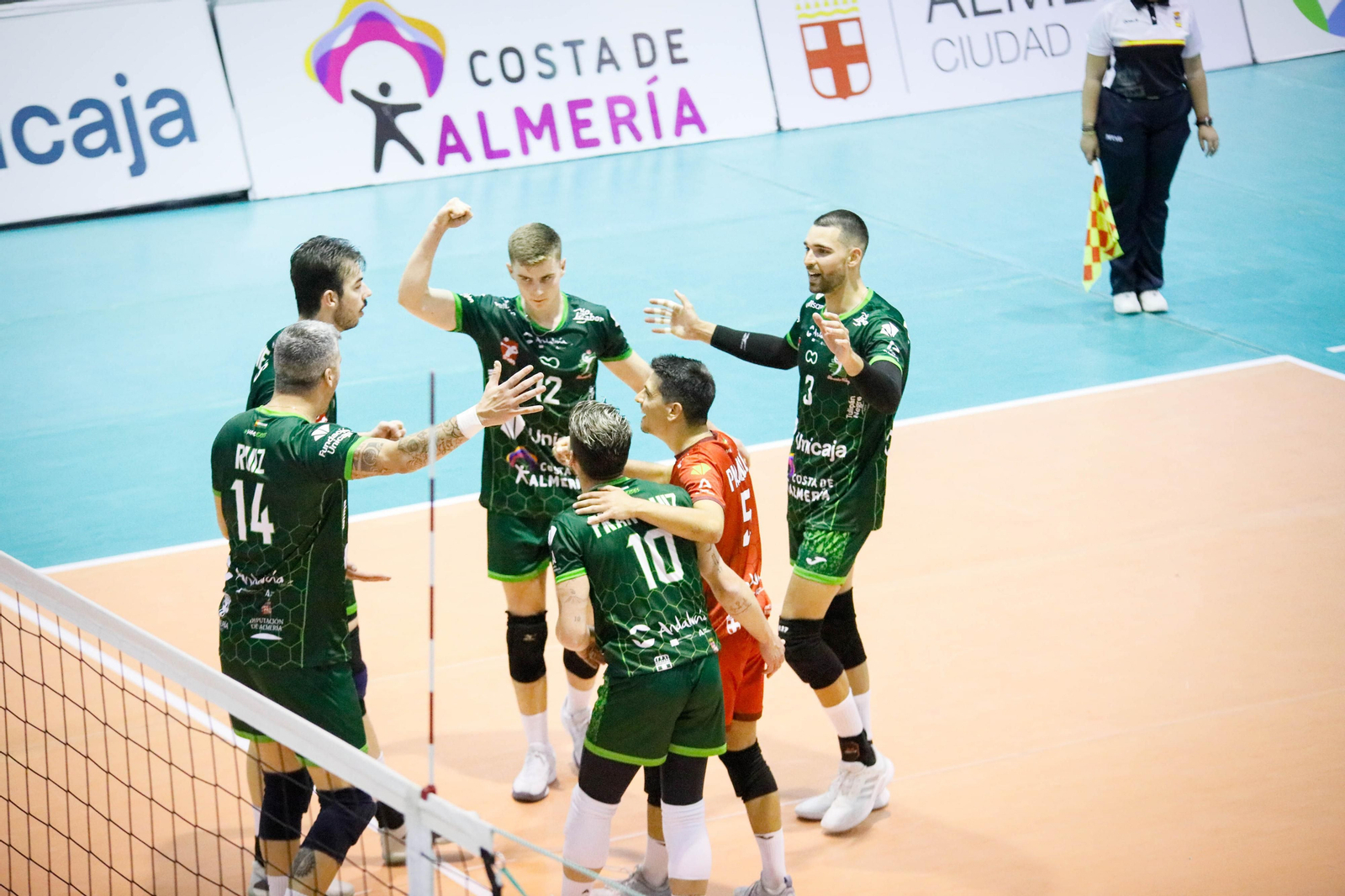 Imágenes del partido entre Unicaja Almería y Grupo Herce Soria