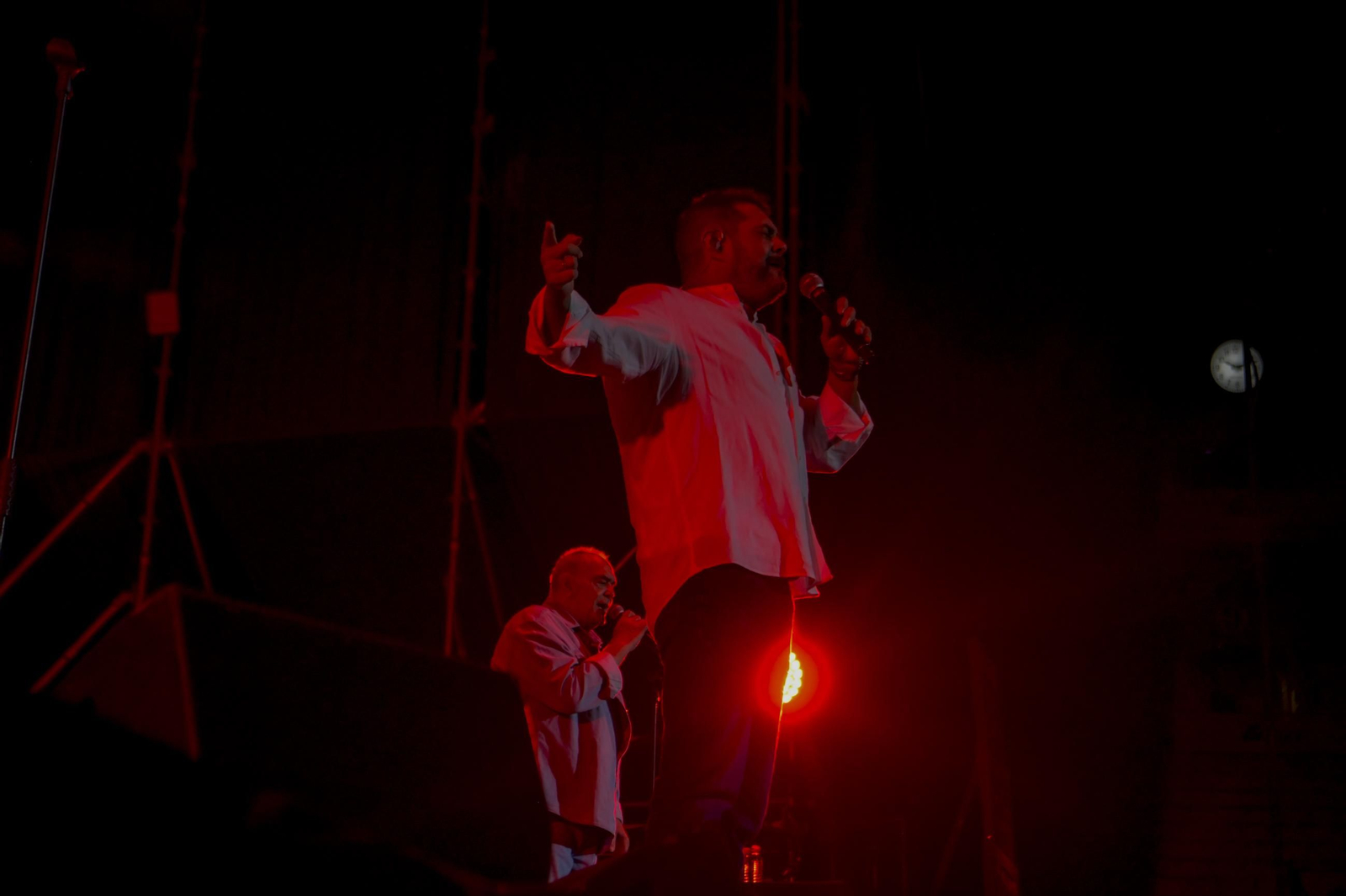 Así fue el concierto, bajo la lluvia, de Los Chichos en Granada