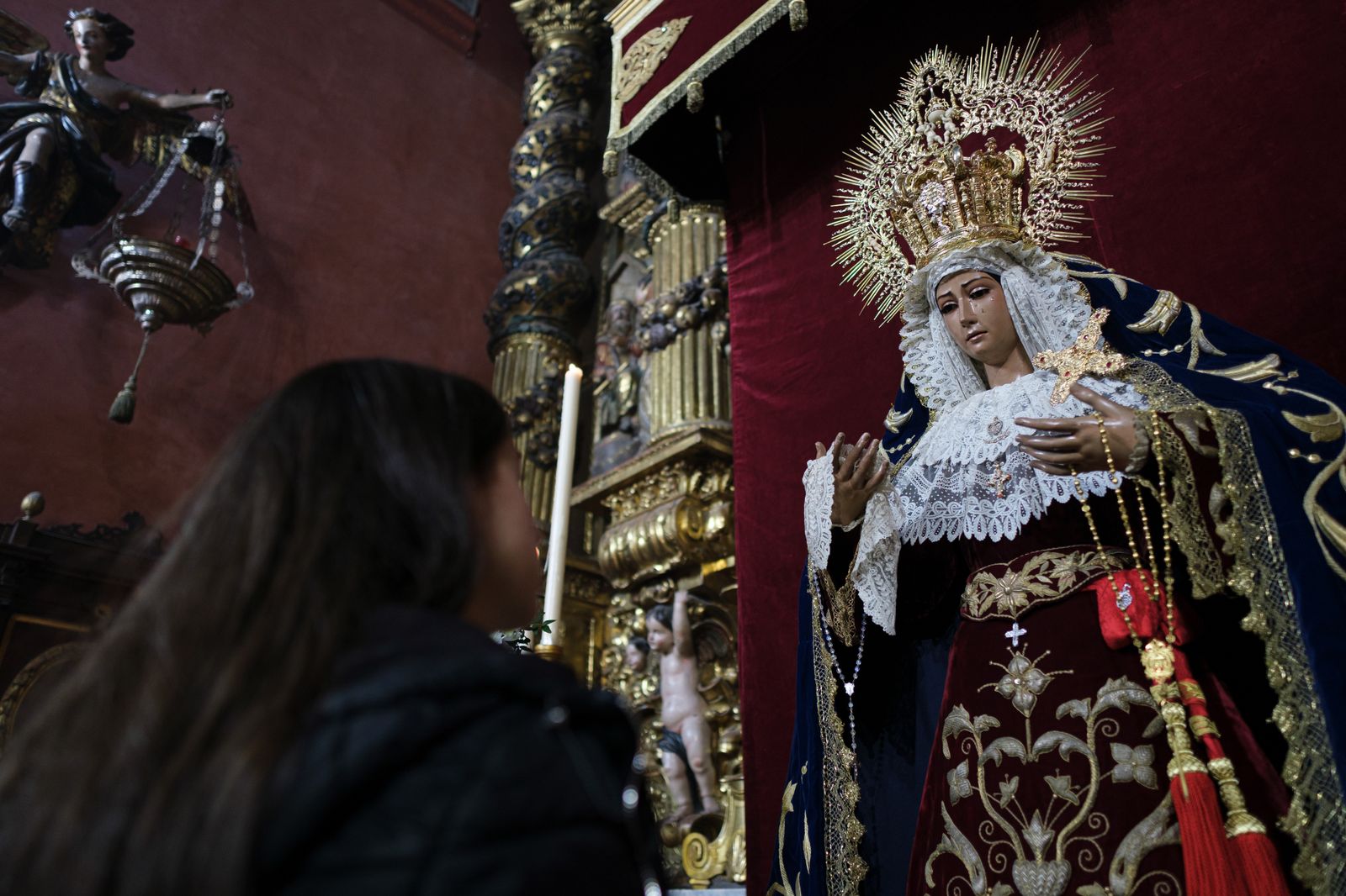 Las imágenes de la veneración a la Virgen de la Cabeza de las Siete Palabras