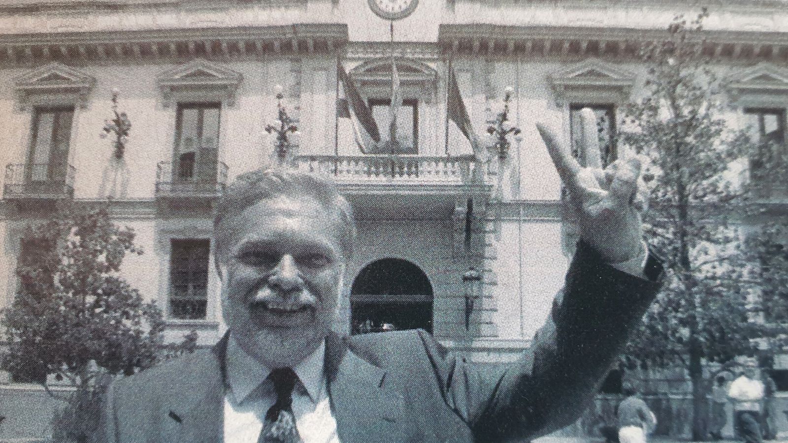 Diaz de Berbel, después de ganar las elecciones, ante el Ayuntamiento que iba a gobernar