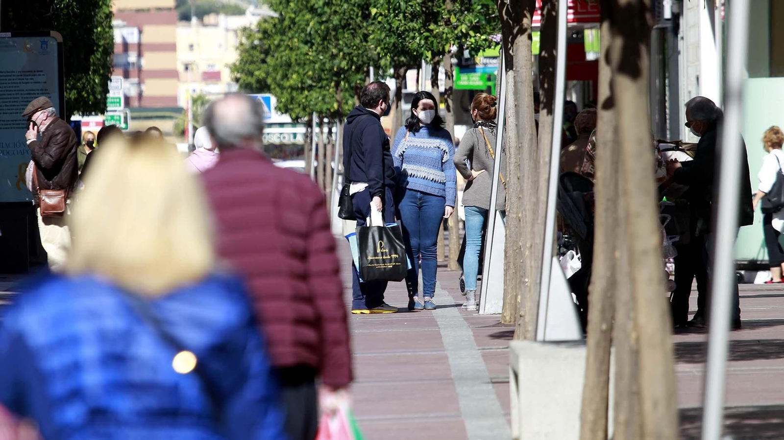 Actividad en la calle Ancha de Algeciras.