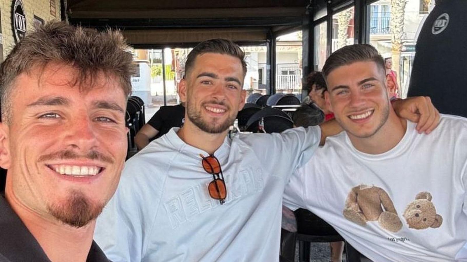 Roberto Fernández con Ramón y Murillo.