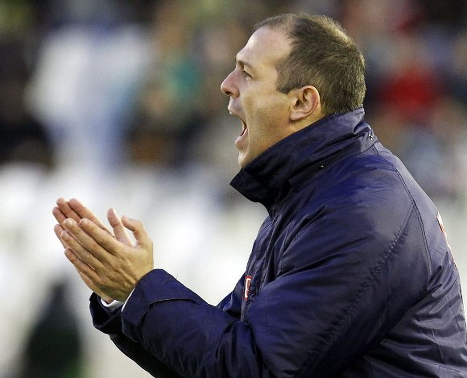 Juan José González, destituido como entrenador del Racing de Santander