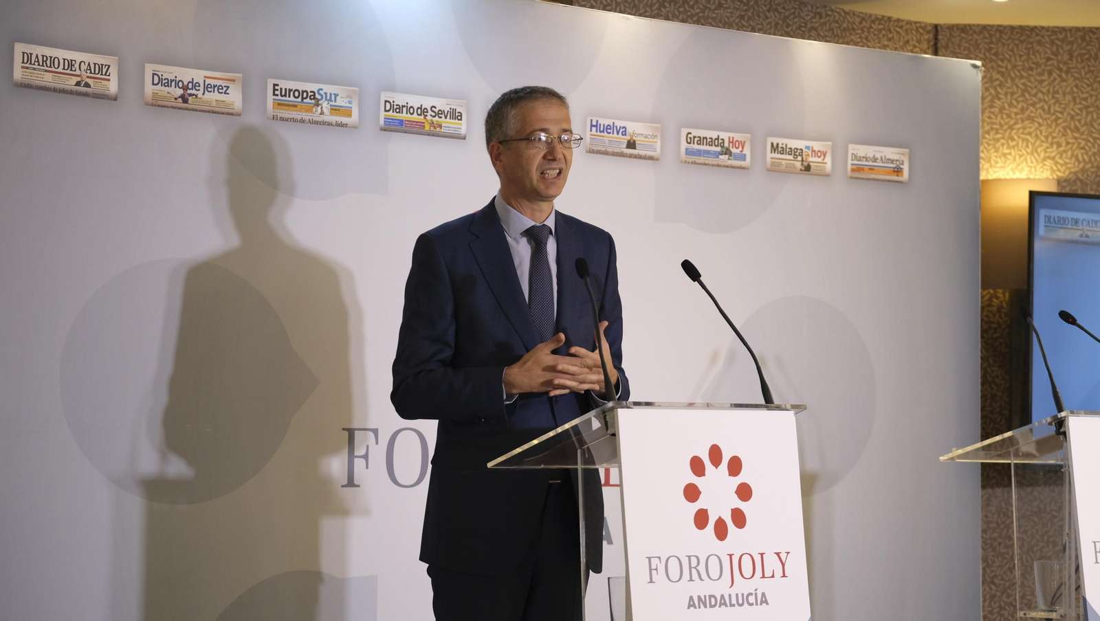 Imágenes del Foro Joly en Almería, con el Gobernador del Banco de España, Pablo Hernández de Cos