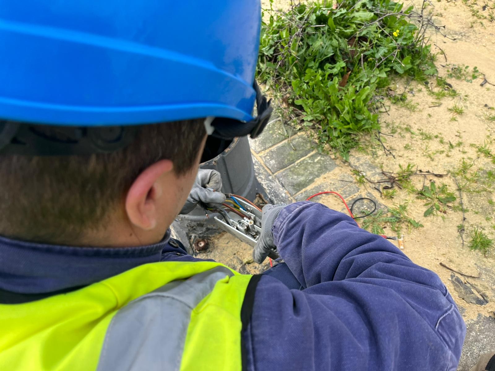 Trabajos en el alumbrado público de vejer