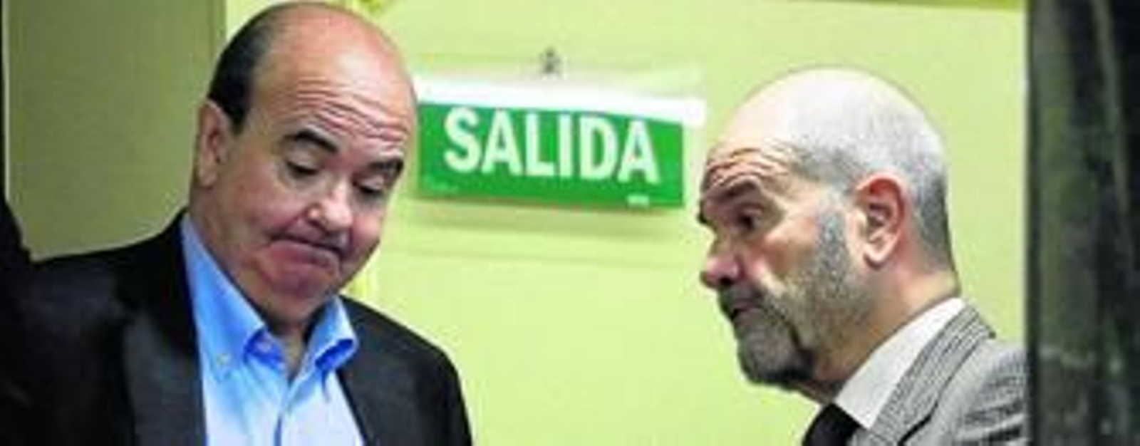 Gaspar Zarrías y Manuel Chaves en el Congreso de los Diputados en junio.