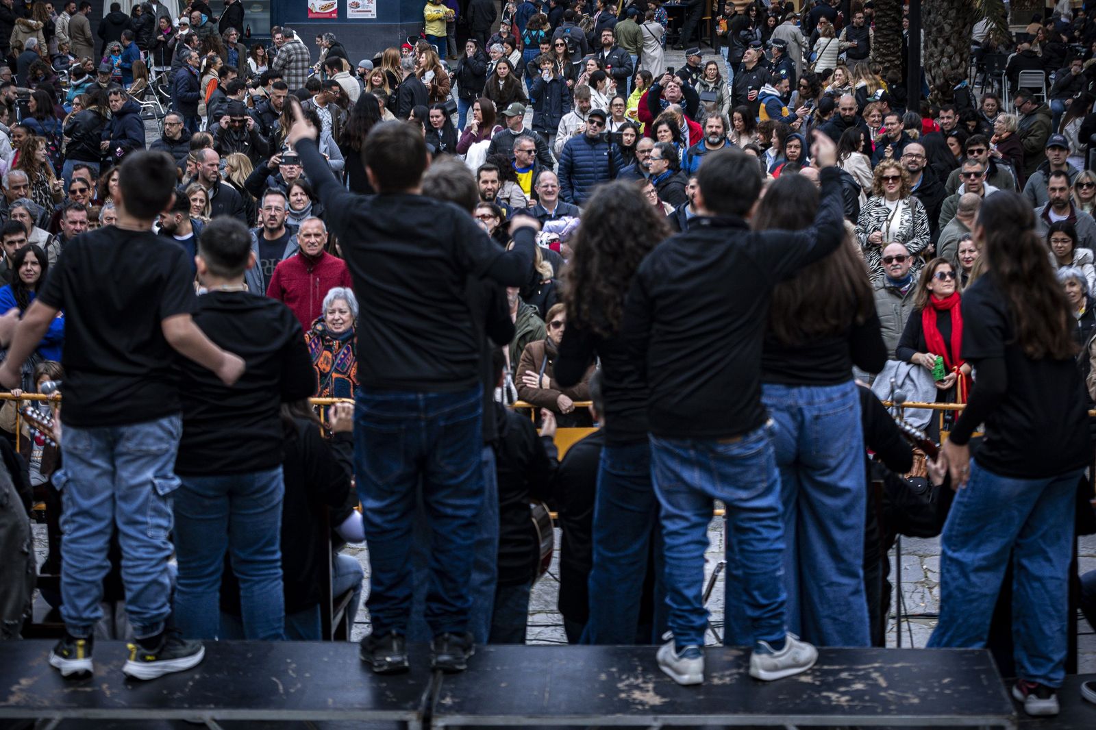 Las imágenes de la Chicharronada y la Gambada del Carnaval de Cádiz 2026