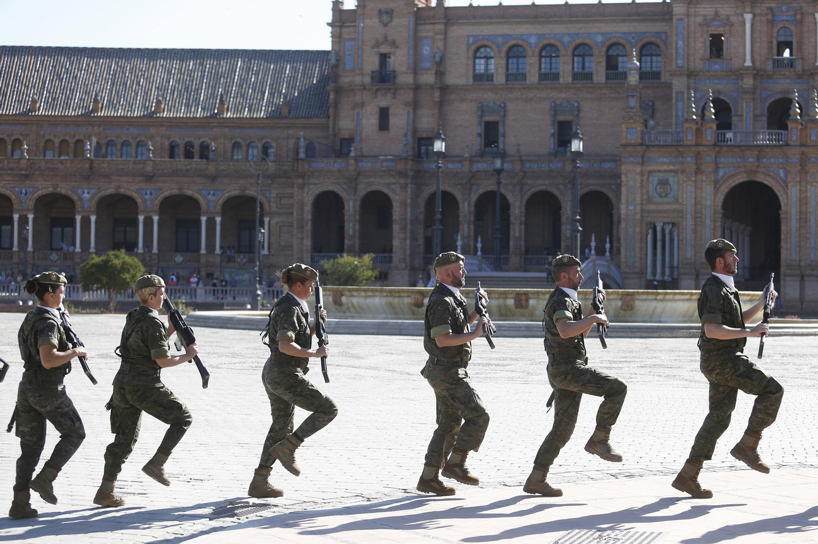 La exposición del Ejército en el Parque de María Luisa