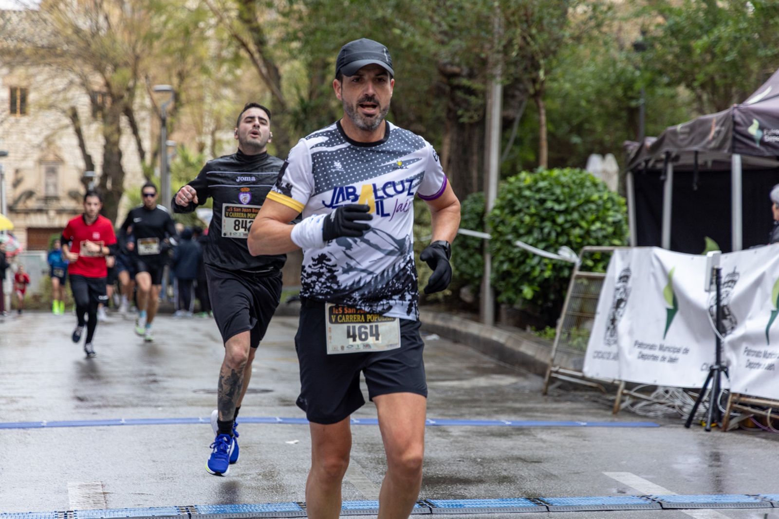En imágenes: la lluvia no frena a más de un millar de corredores en la V Carrera Popular del IES San Juan Bosco (1)
