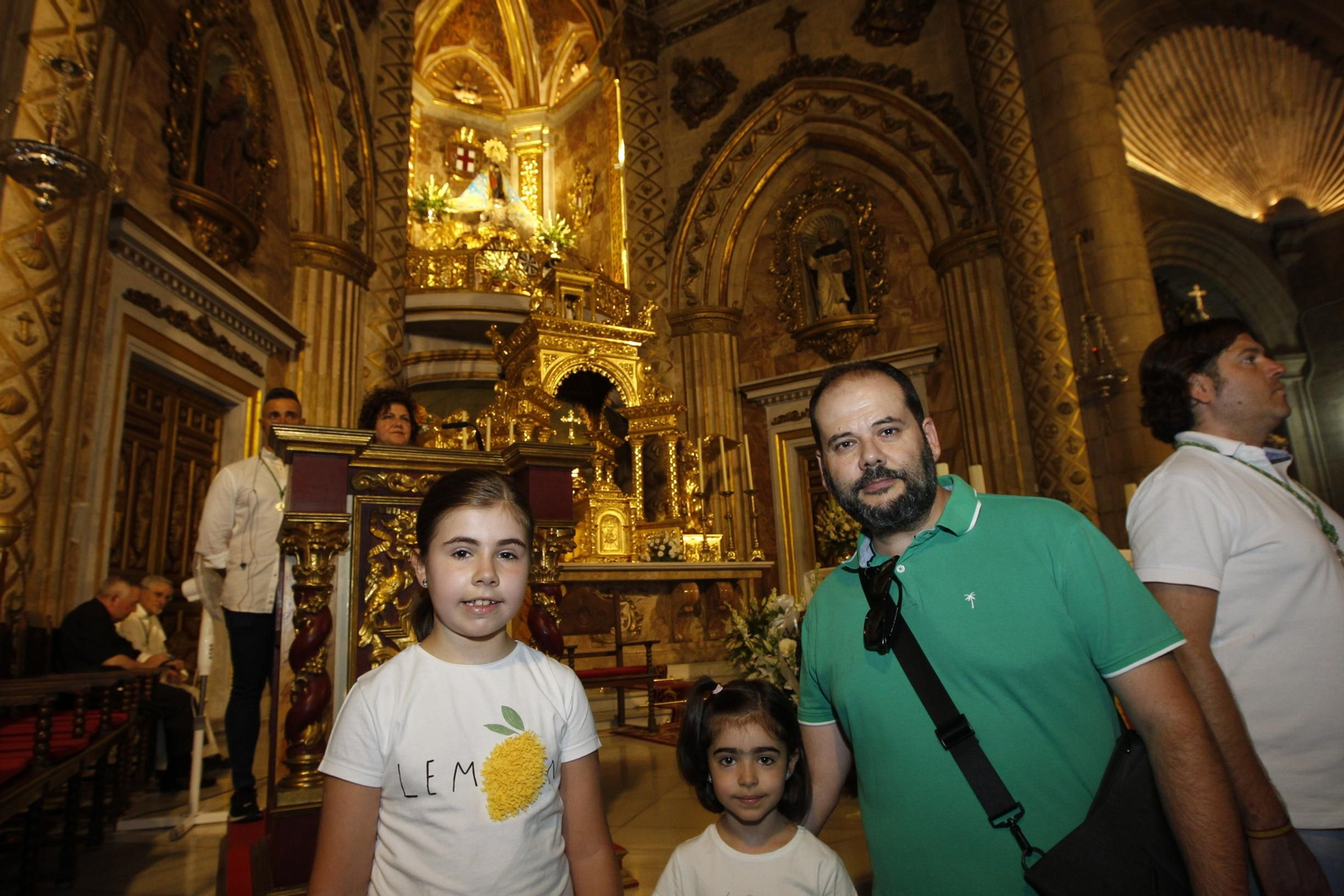 Fotogalería ofrenda floral a la Virgen del Mar. Feria de Almería 2019