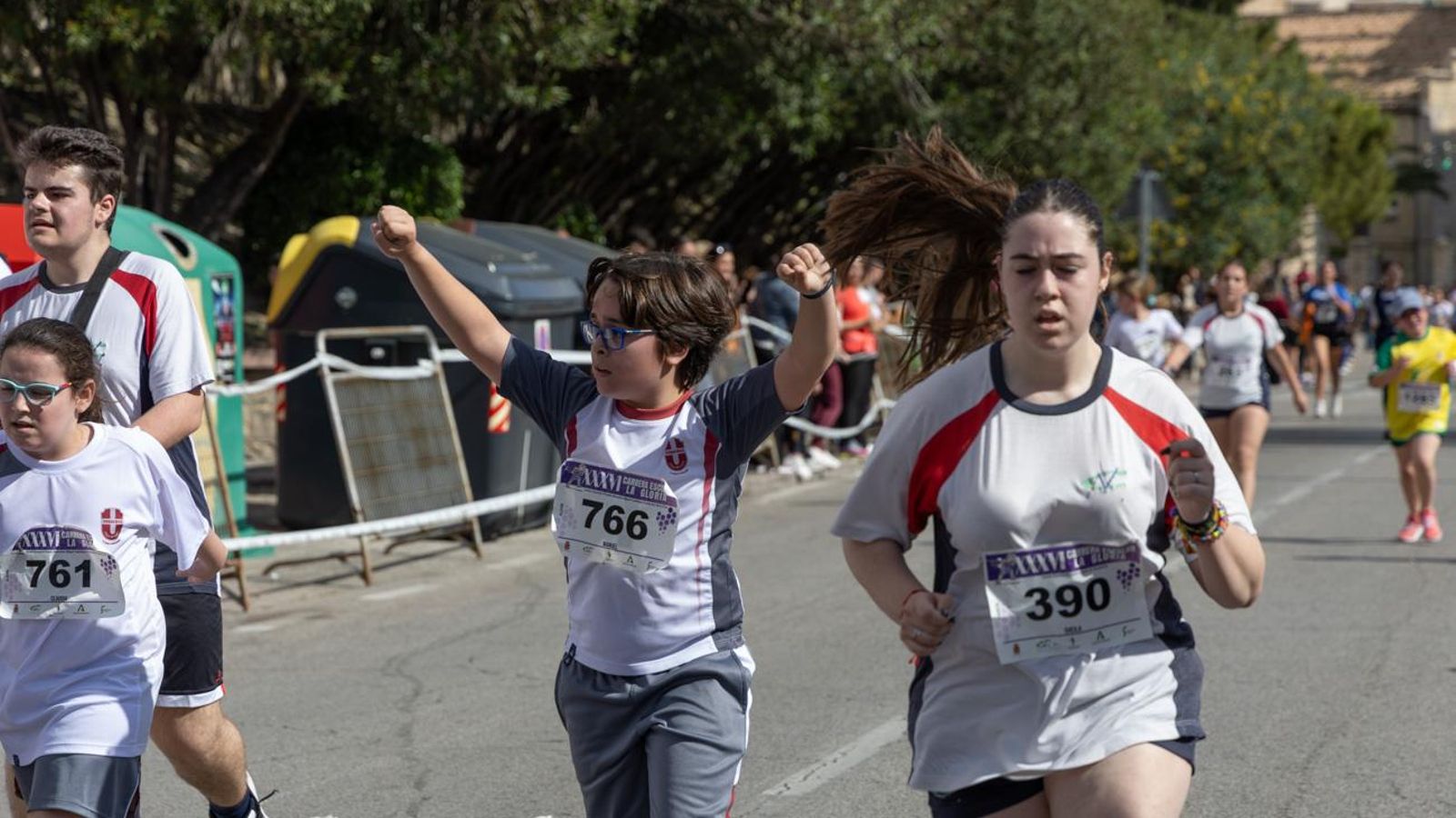 La carrera escolar de “La Gloria” que aúna inclusión y solidaridad, en imágenes