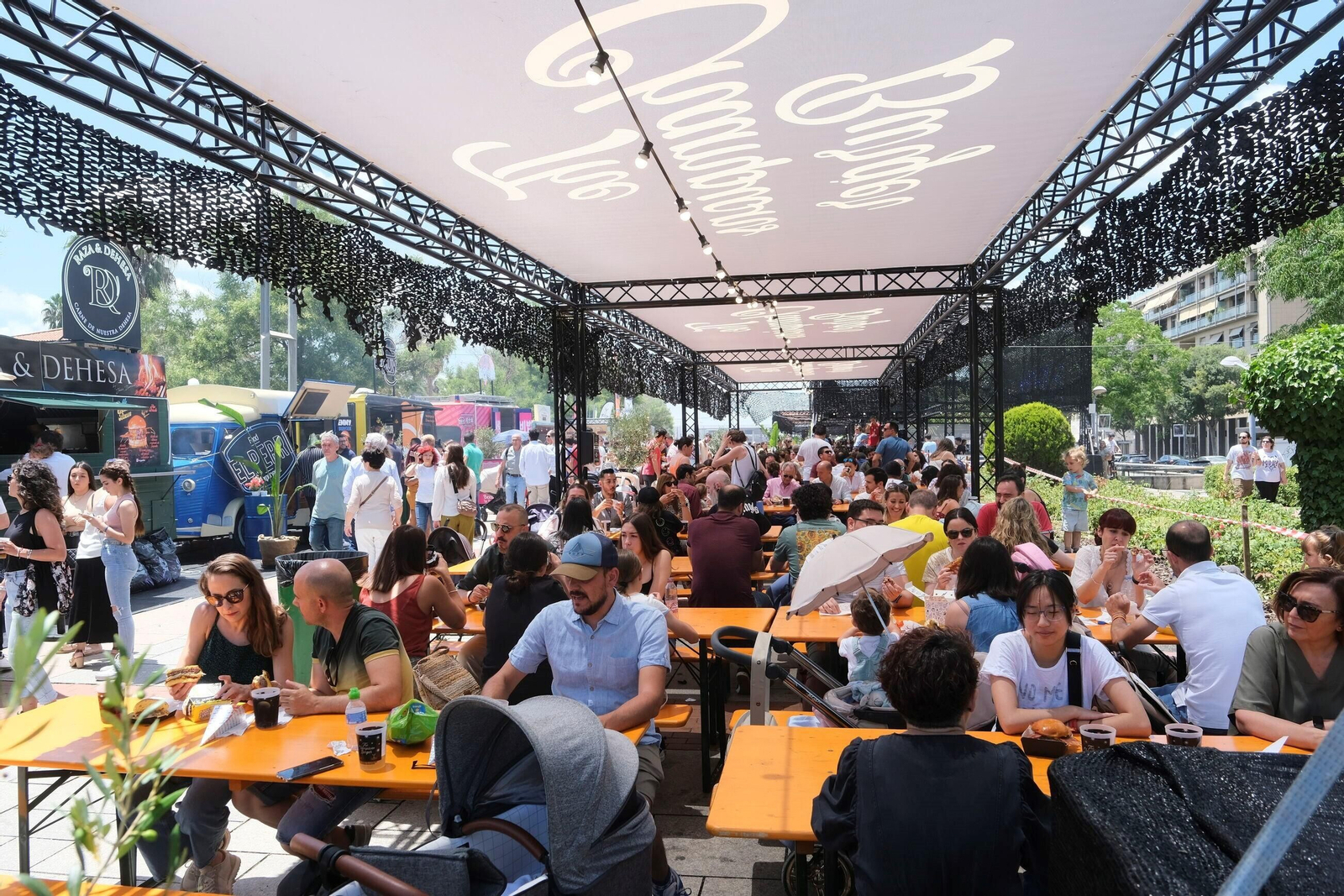 The Champions Burger vuelve a llenar El Vial de Córdoba en su primera jornada de tarde, en imágenes