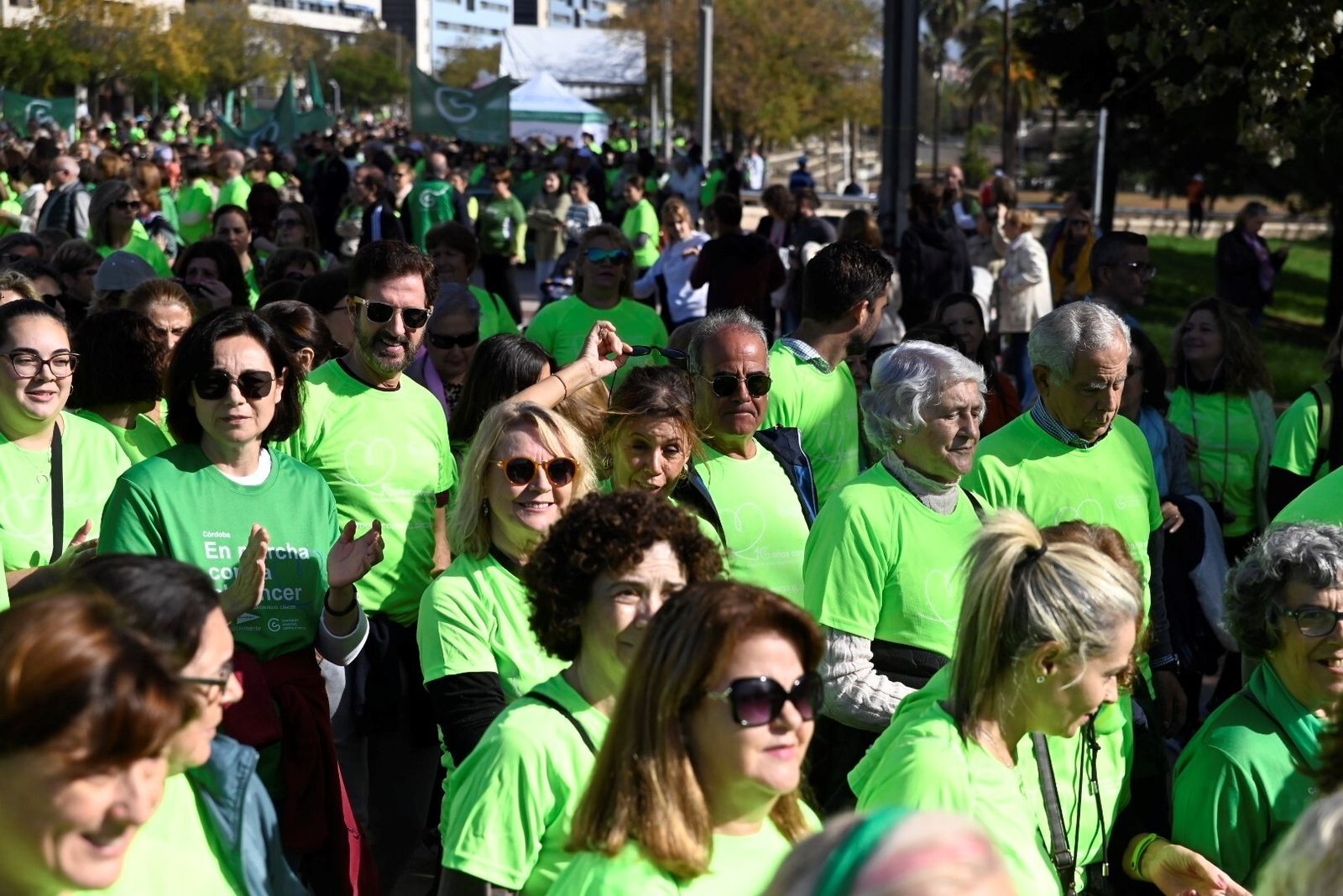 Las mejores imágenes de la Carrera por la Vida de la Asociación Española contra el Cáncer en Córdoba