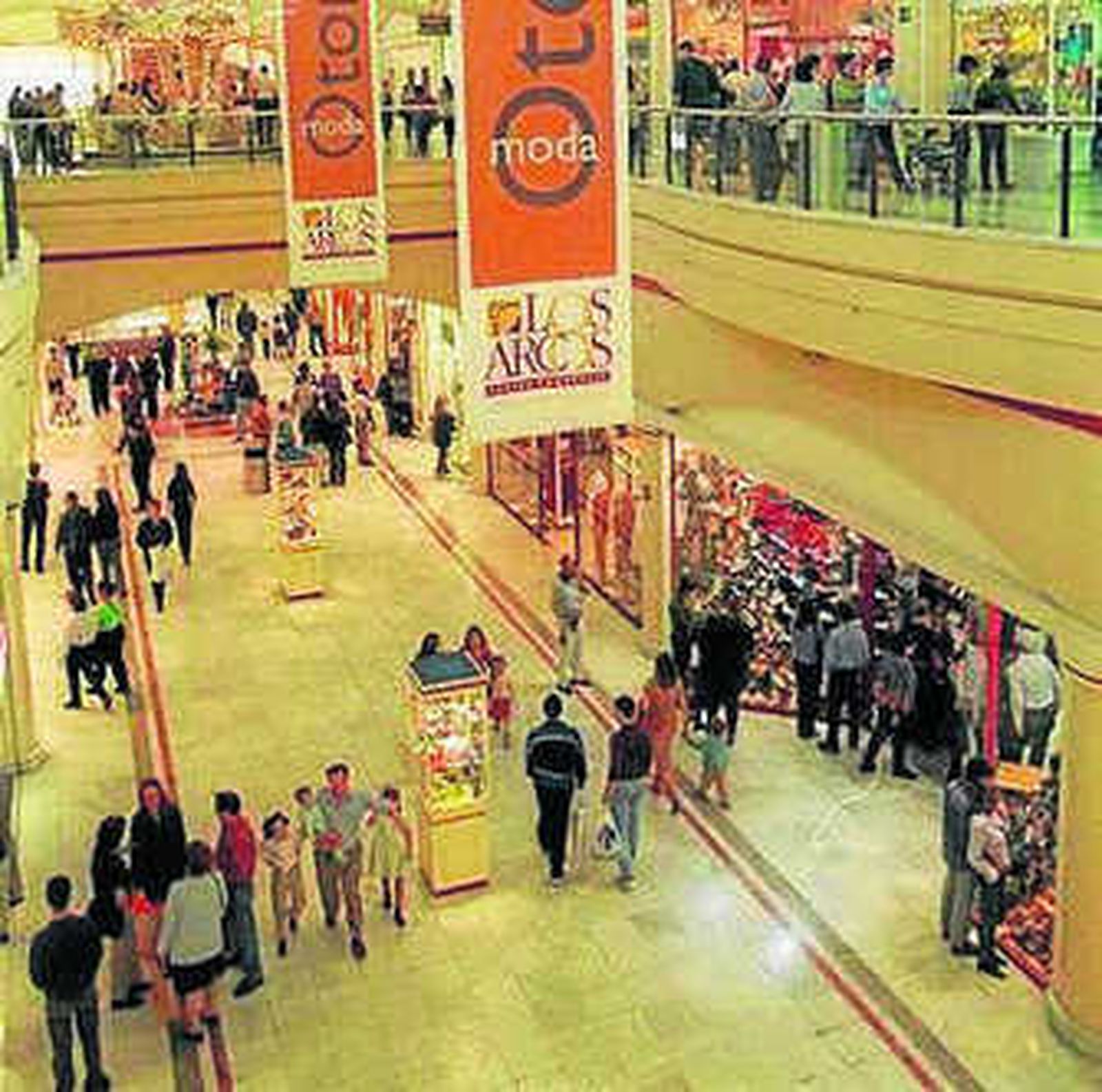 Interior del centro comercial.