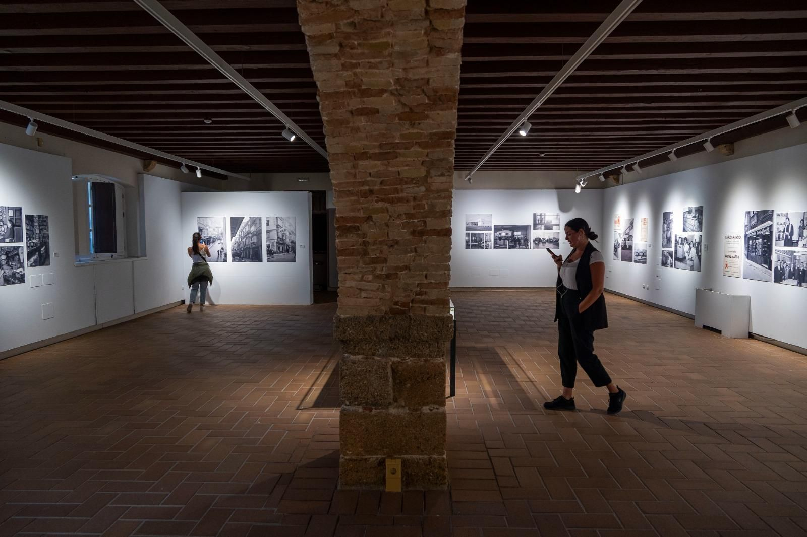 La exposición sobre el comercio gaditano de los años 60, en imágenes