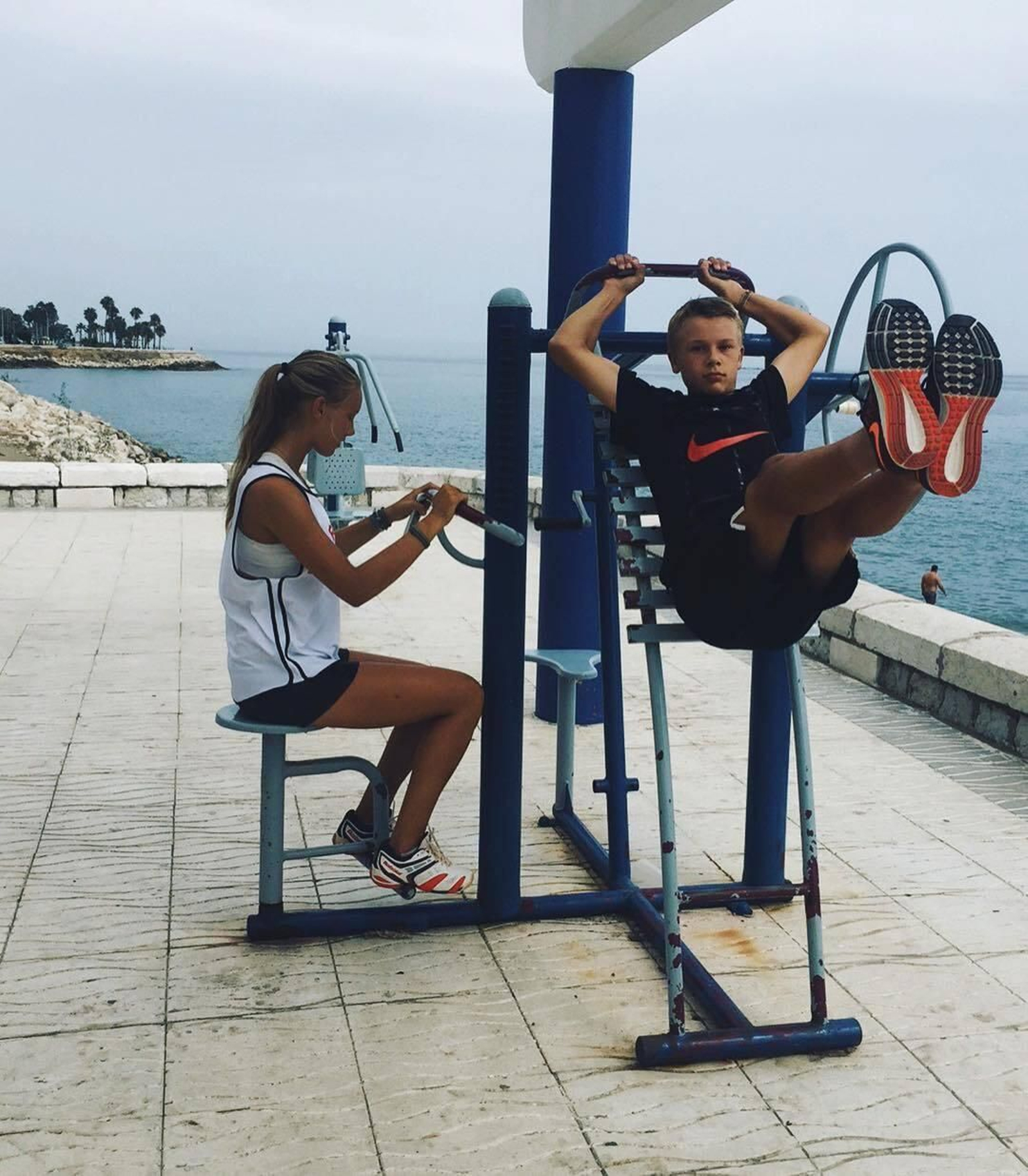 Holger Rune, con los Baños del Carmen al fondo.