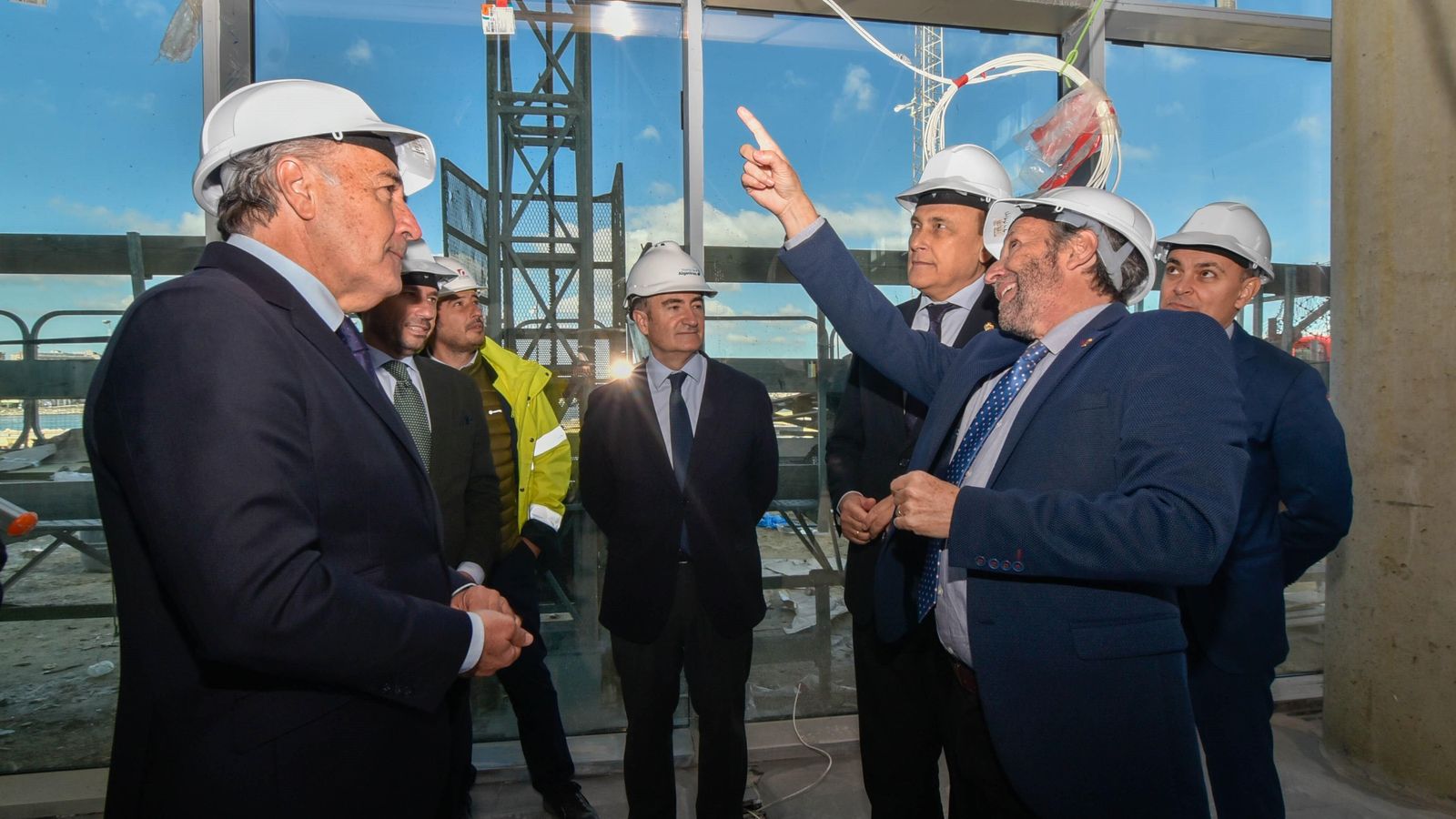 Momento de la visita al nuevo edificio de la UCA Momento de la visita al nuevo edificio de la UCA