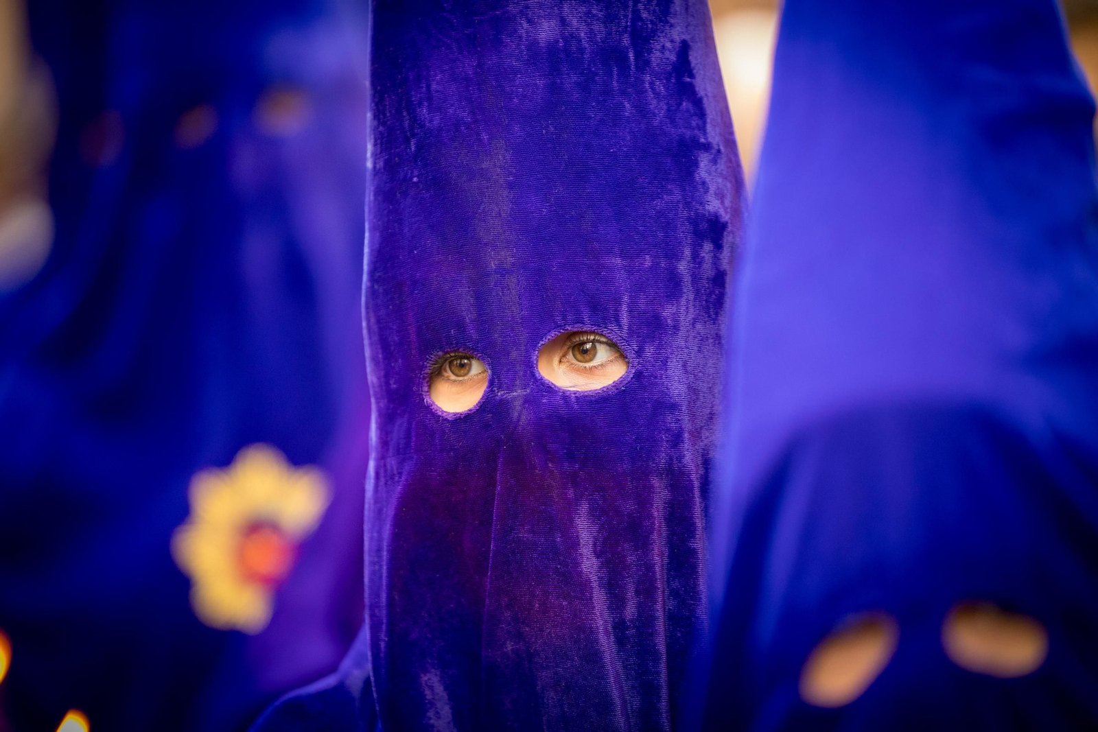 Imágenes de la salida de Afligidos en la Semana Santa de Cádiz 2025