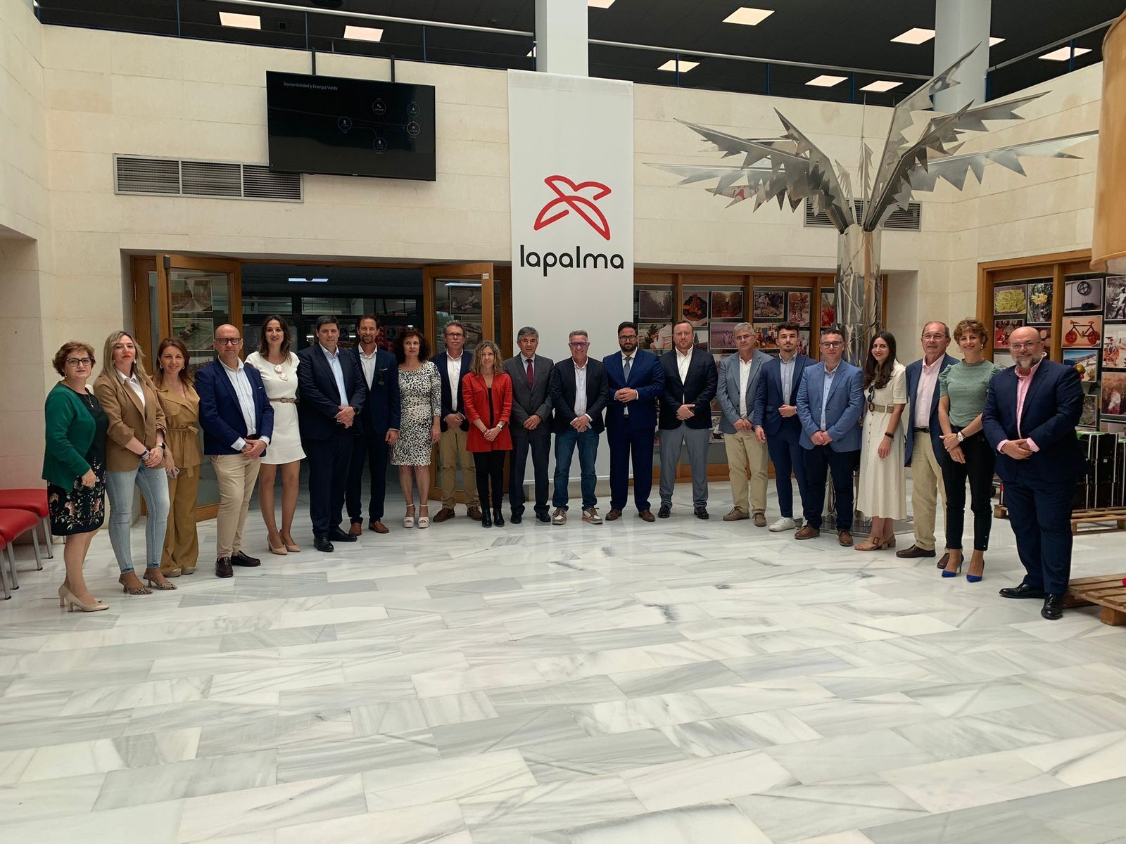 Visita de miembros de la CGE a la Costa.