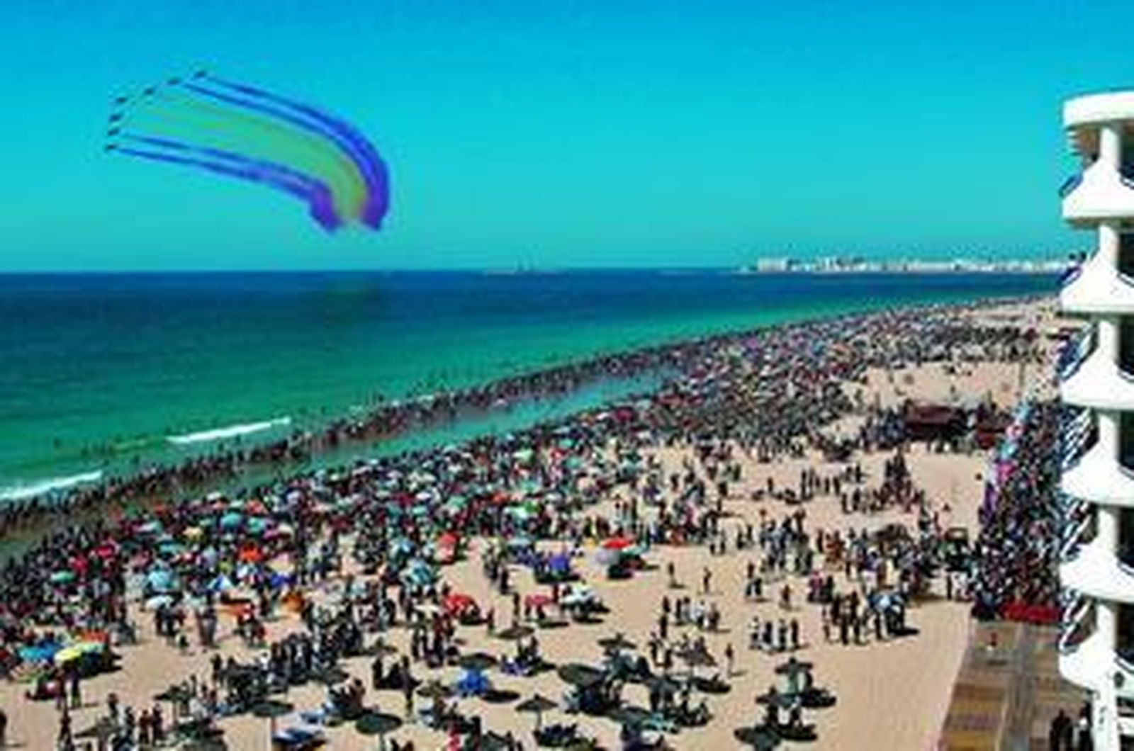 Espectacular Festival Aéreo en Cádiz