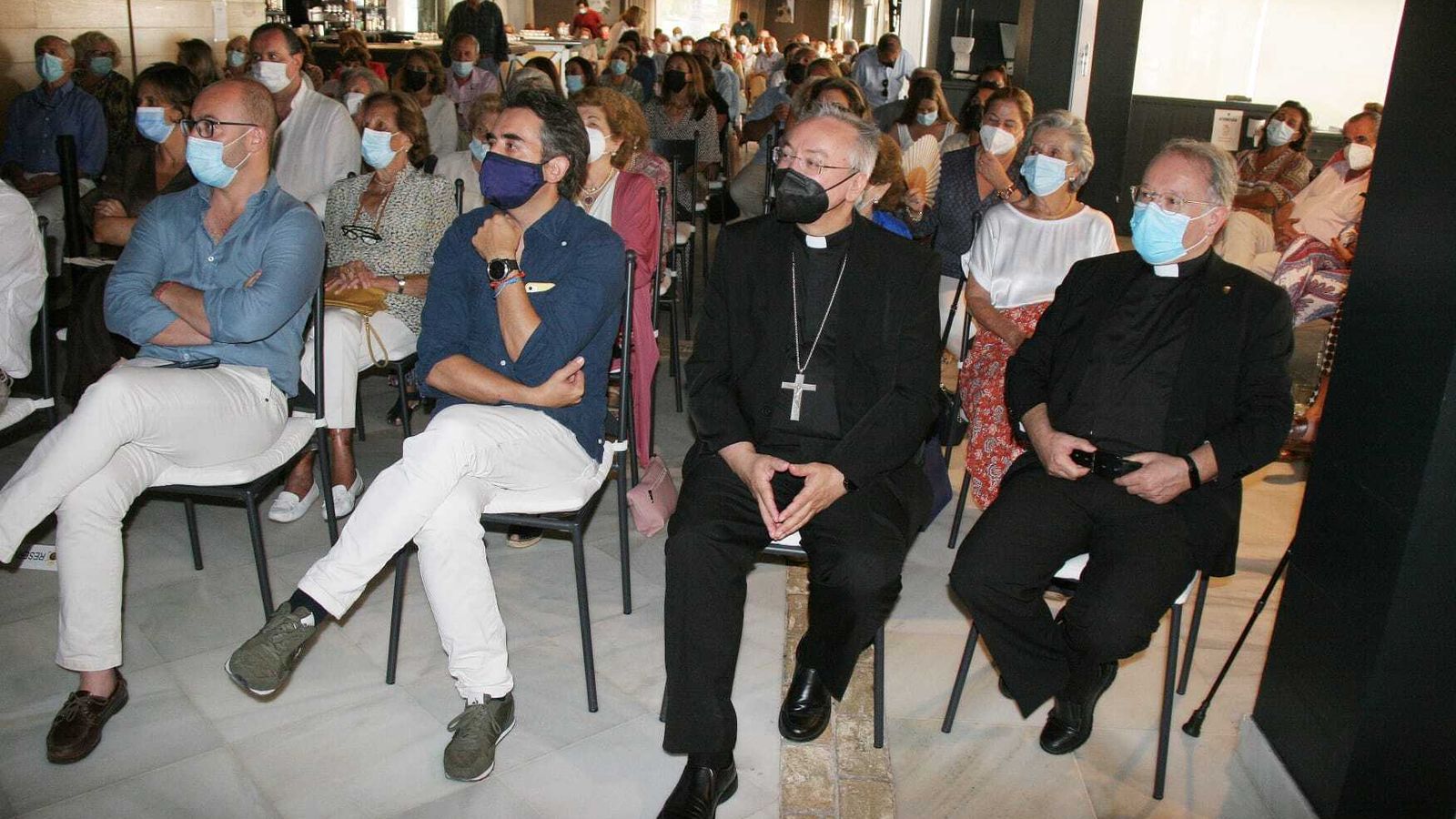 El obispo de Jerez fue uno de los asistentes a la conferencia.