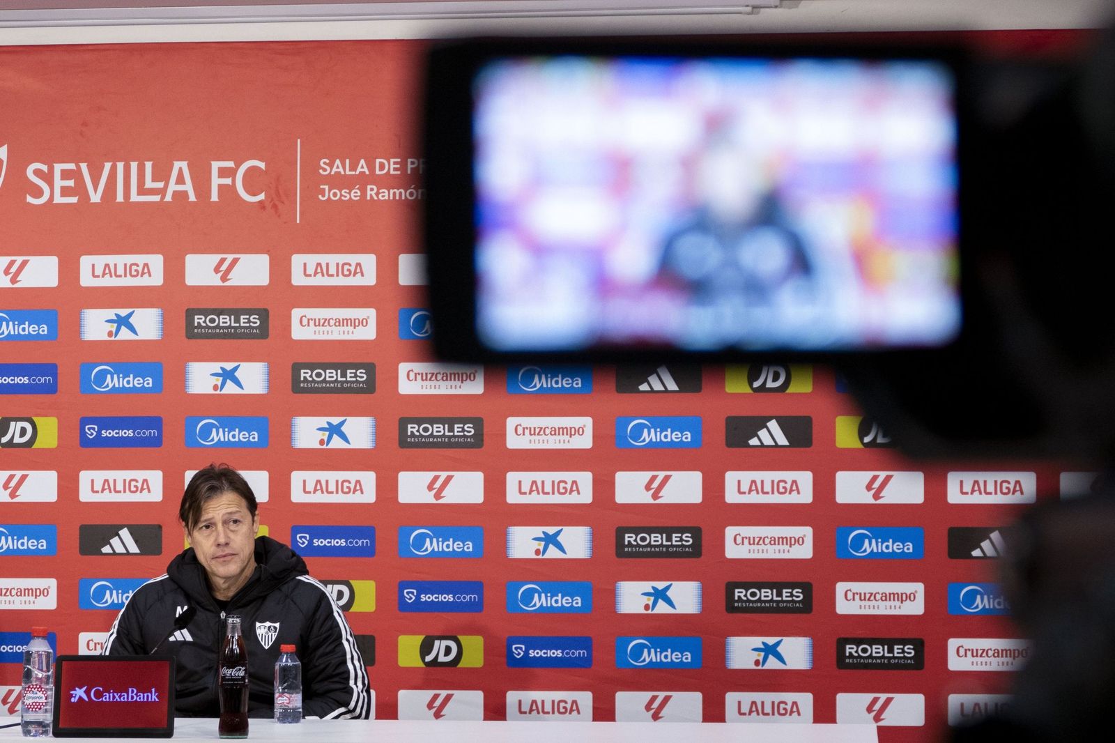 Matías Almeyda, en una rueda de prensa.