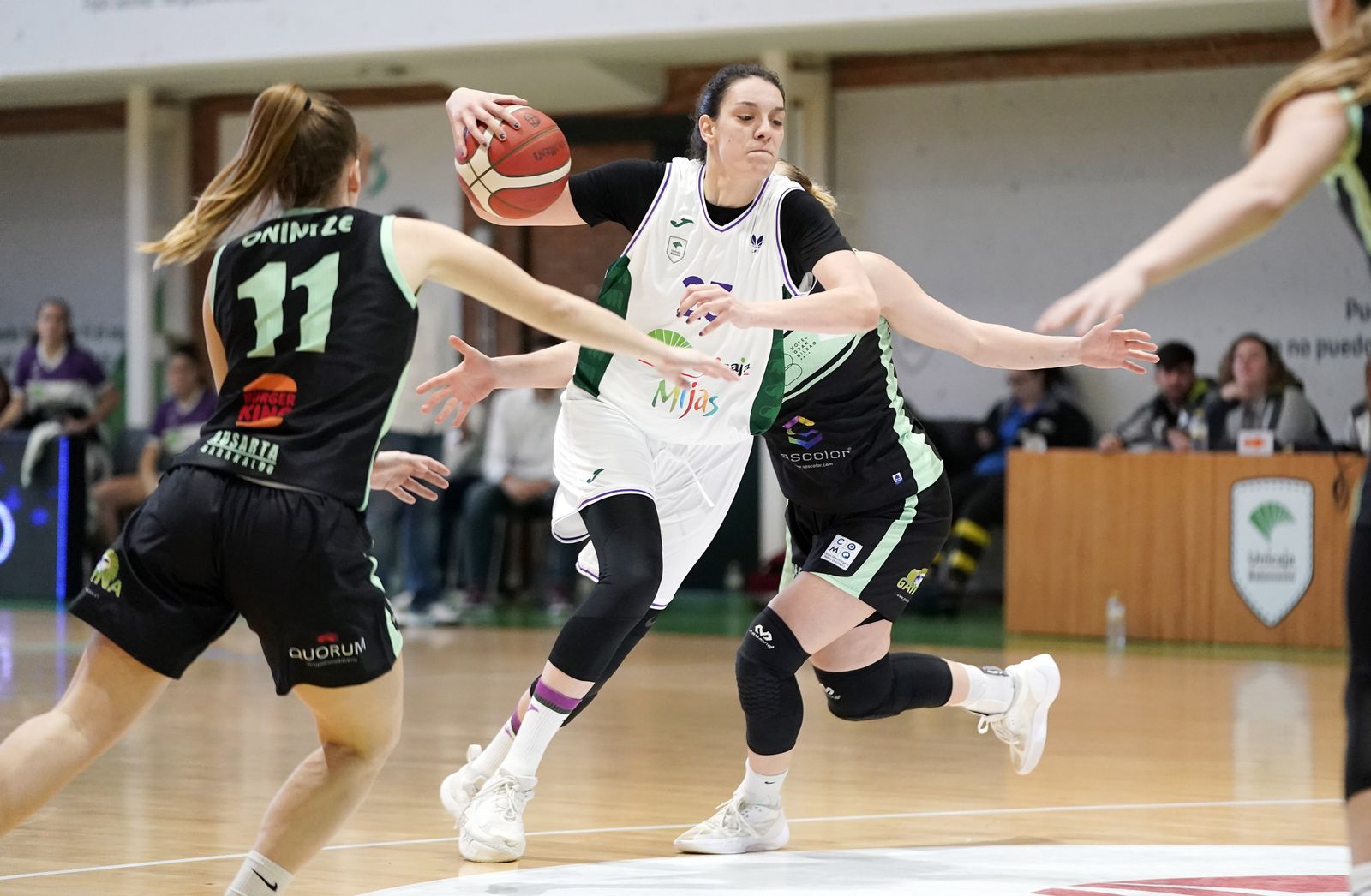 Rocío Ramírez reaparece tras un año lesionada con el Unicaja Femenino
