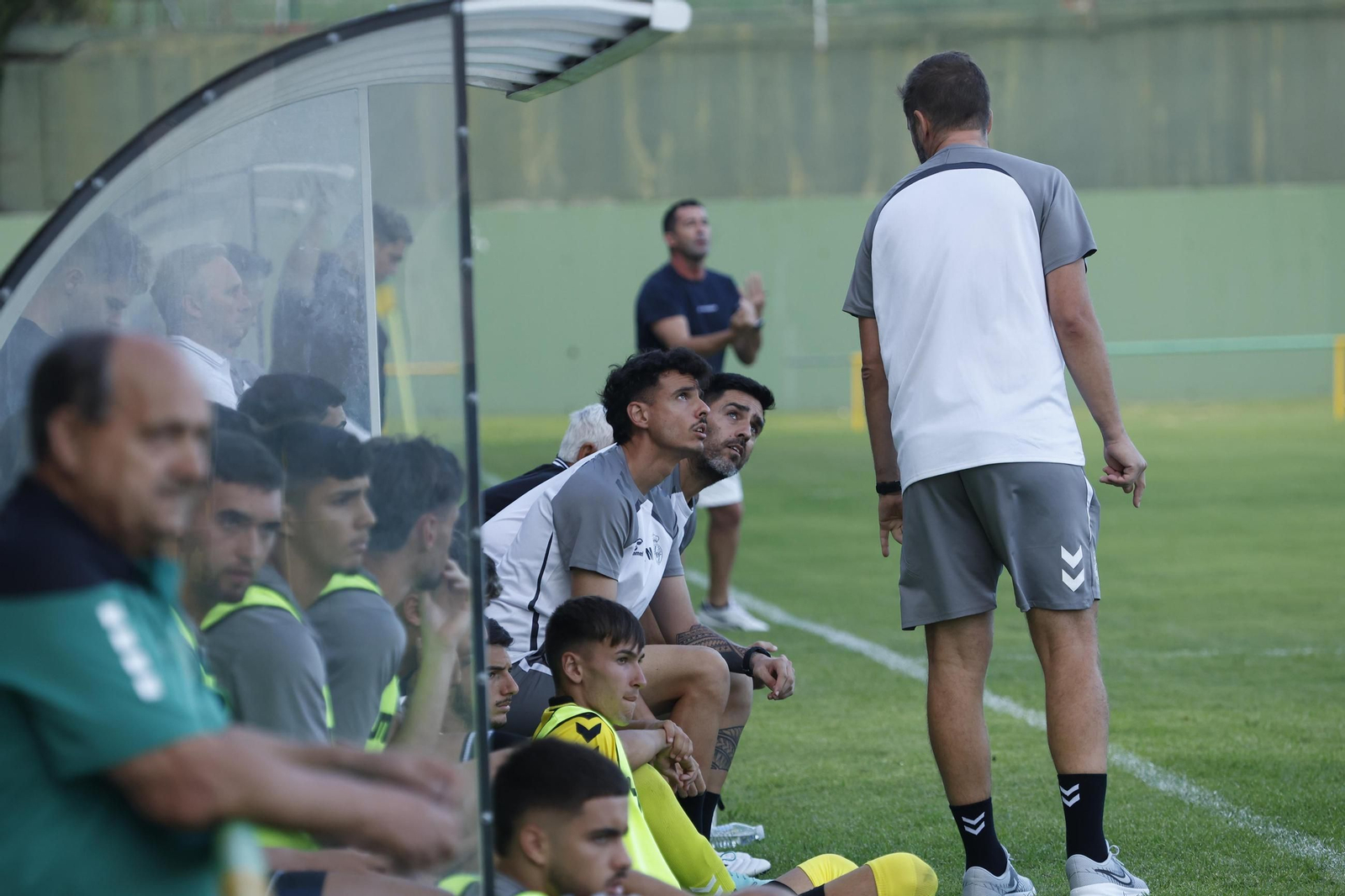 "Las fotos del partido de entrenamiento de la Balona con el Mons Calpe de Gibraltar"