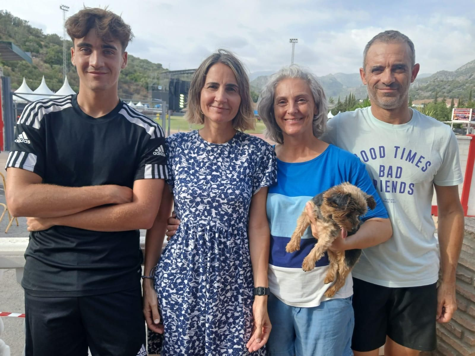 Búscate en el concierto solidario al que acudieron 10.000 personas en Ubrique