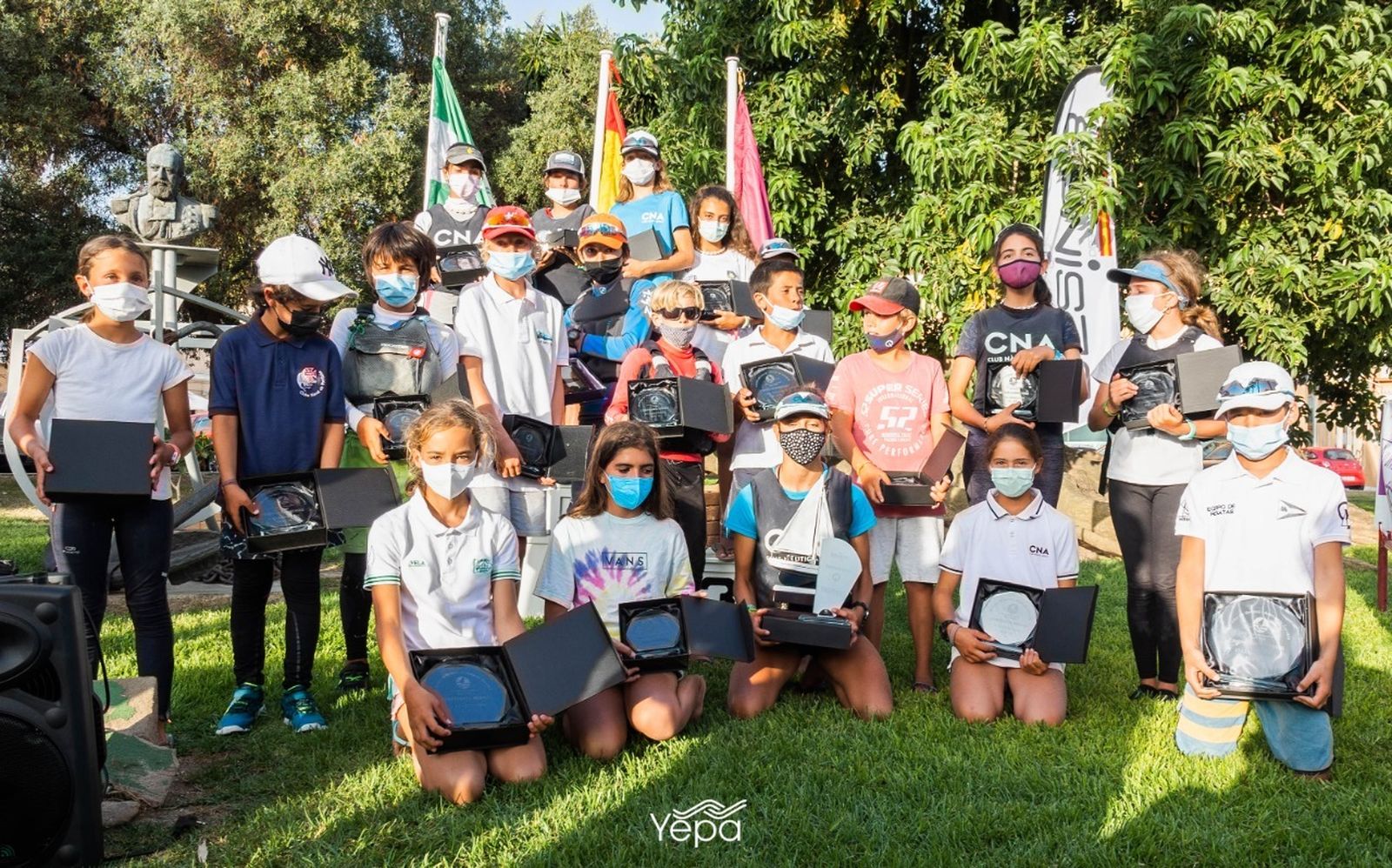 Foto de familia de los ganadores.