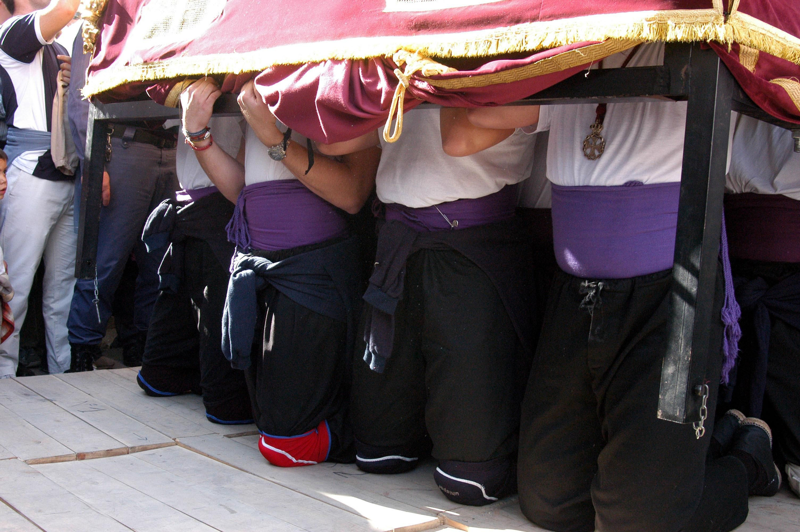 El coronavirus marca la agenda cofrade de Granada: suspenden ensayos y actos de culto