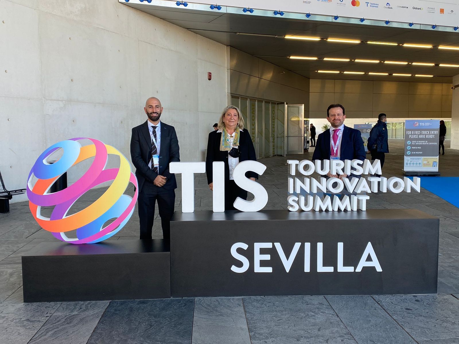 Almuñécar visita el Congreso de Innovación aplicada al Turismo de Sevilla para definir nuevas acciones de promoción turística