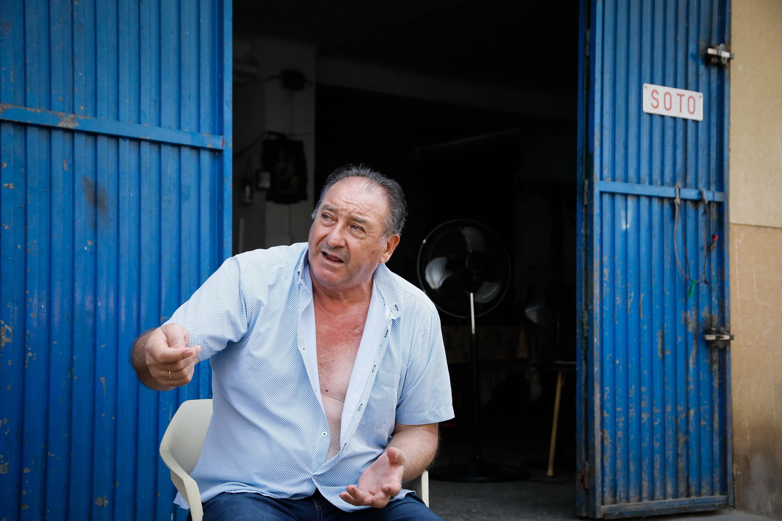 Imágenes de las quejas vecinales ante los cortes de luz en el barrio de pescadería