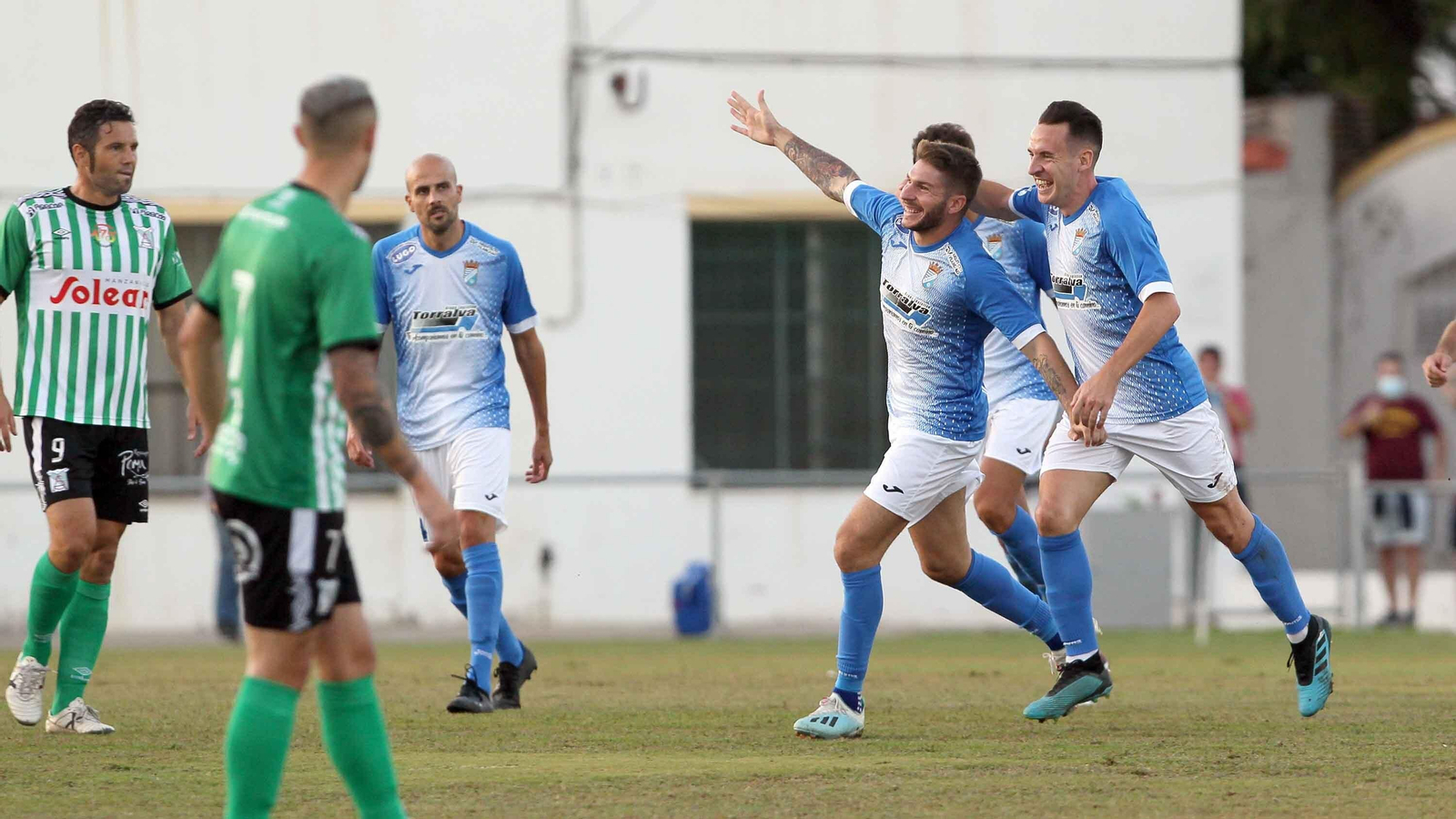 Imágenes de la presentación del Xerez CD y  Trofeo Feria de La Vendimia en La Juventud