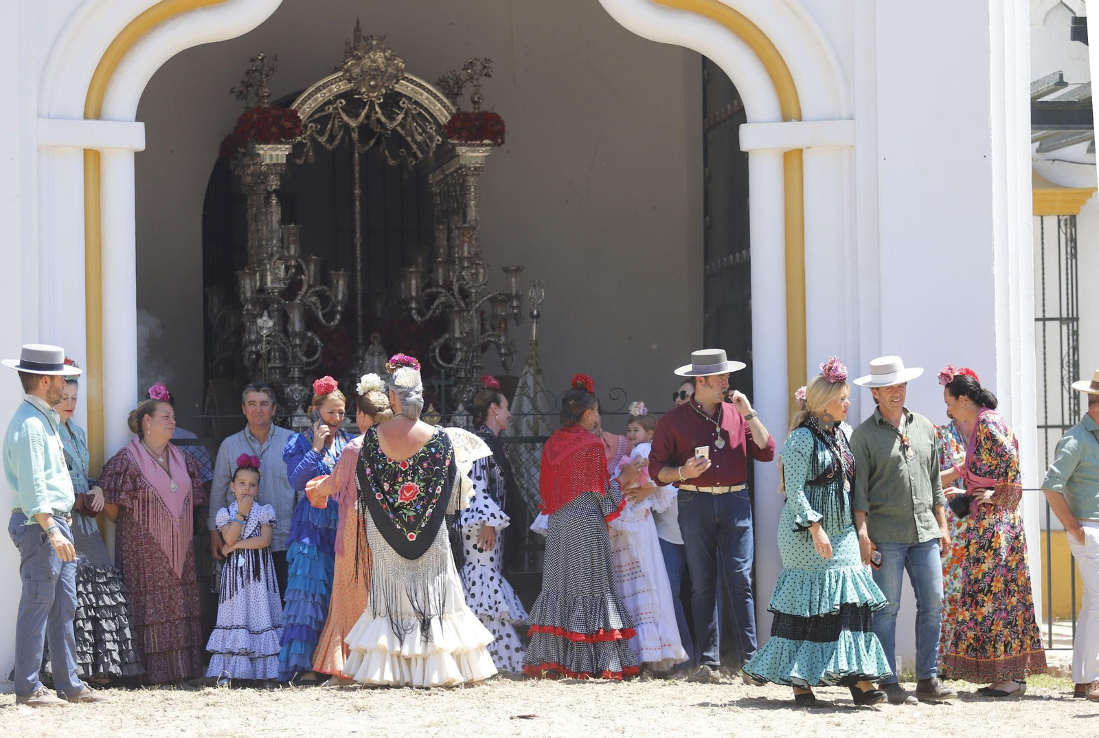 Ambiente en la aldea del Rocío en la jornada del sábado