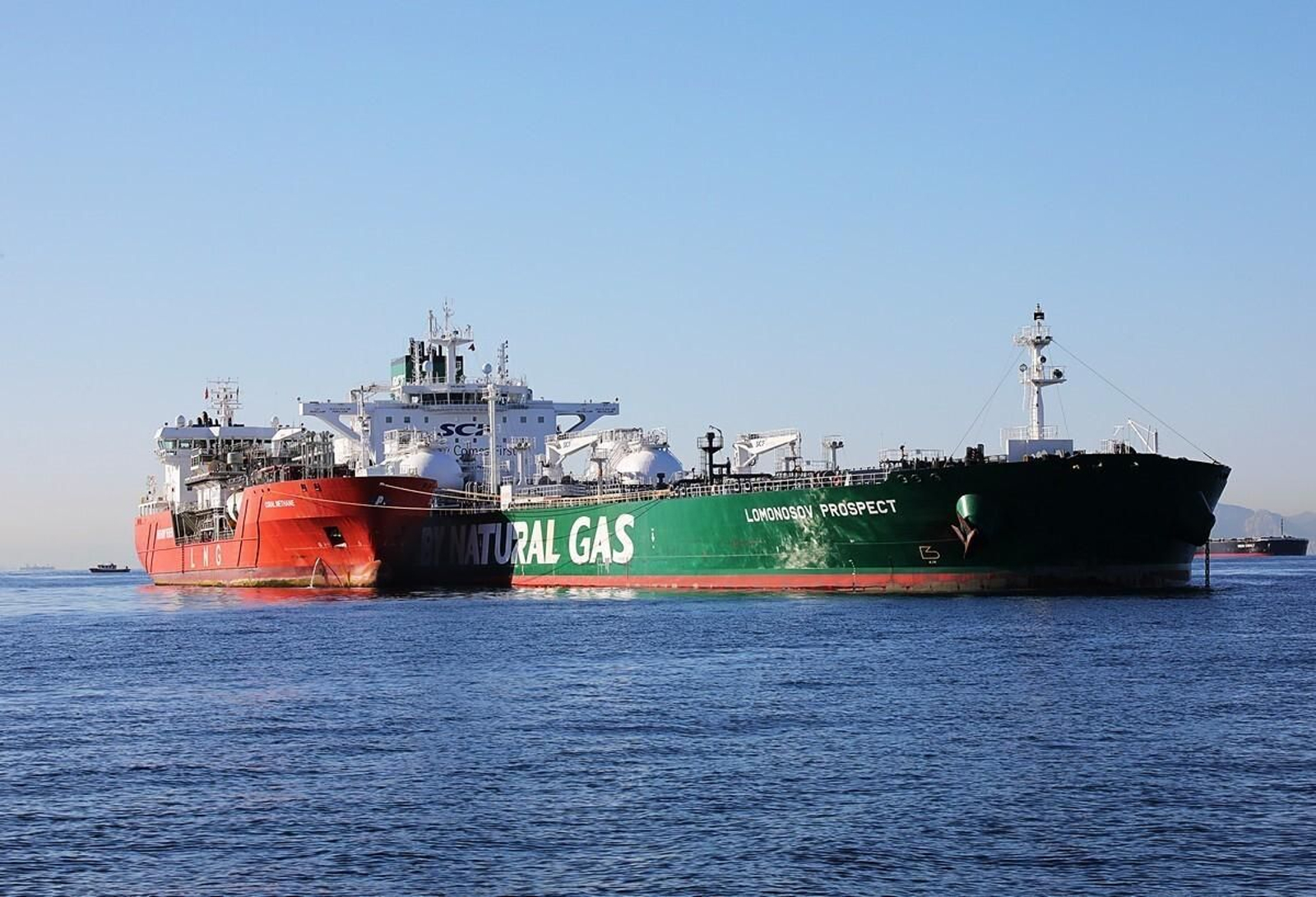 Un momento de la operación de búnkering que llevó a cabo el buque de Shell