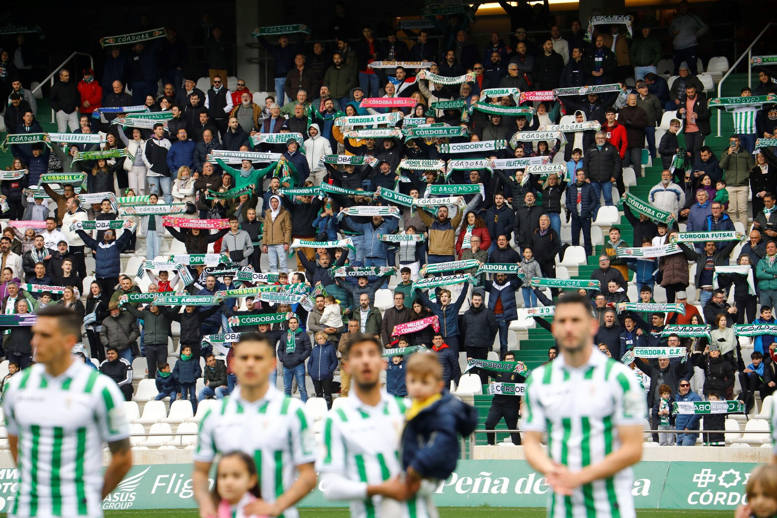 Las mejores fotos del ambiente del Córdoba CF - Melilla en El Arcángel