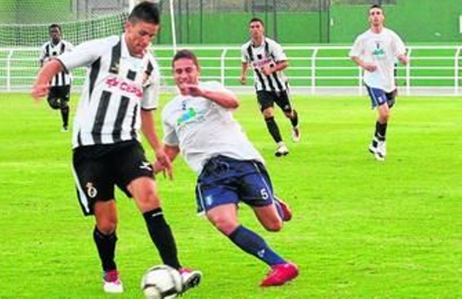 Un lance del encuentro de ayer en el Manuel León.