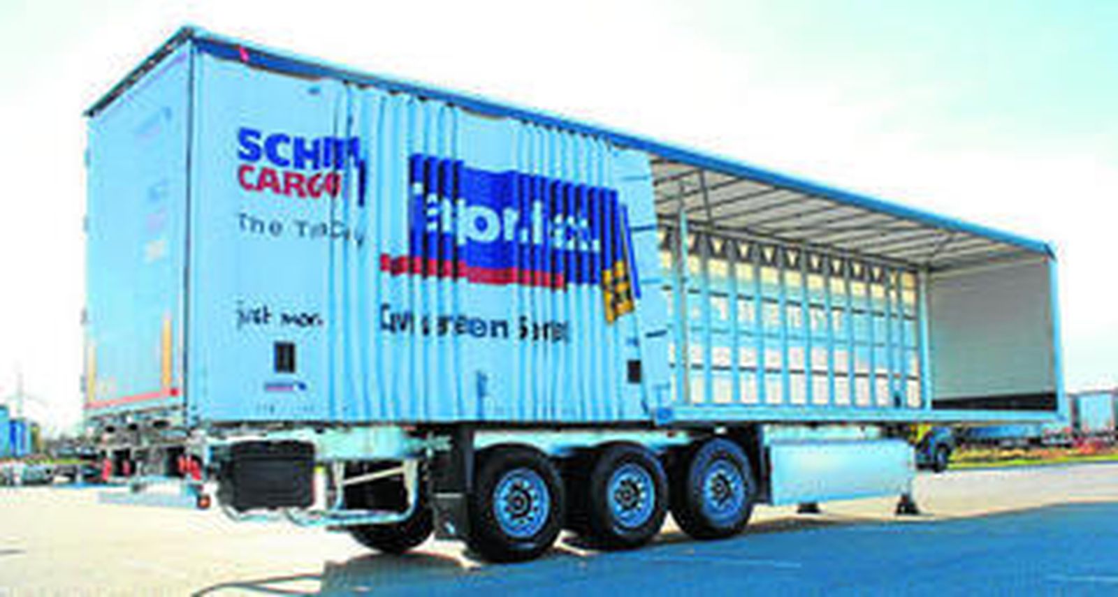 Semirremolque con lona de carga rápida que presentará la empresa alemana en Antas.