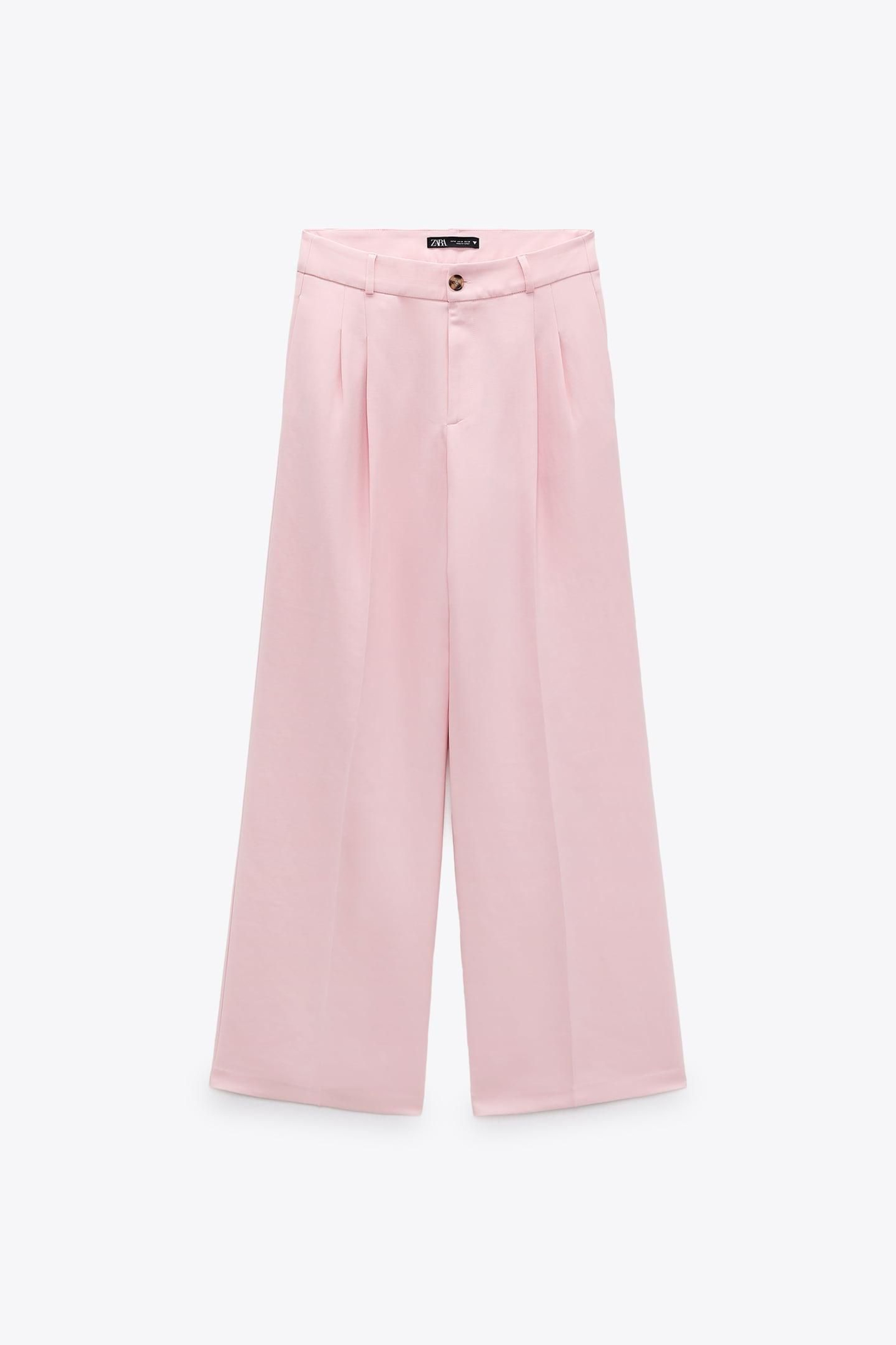 Pantalones anchos de color rosa de Zara.