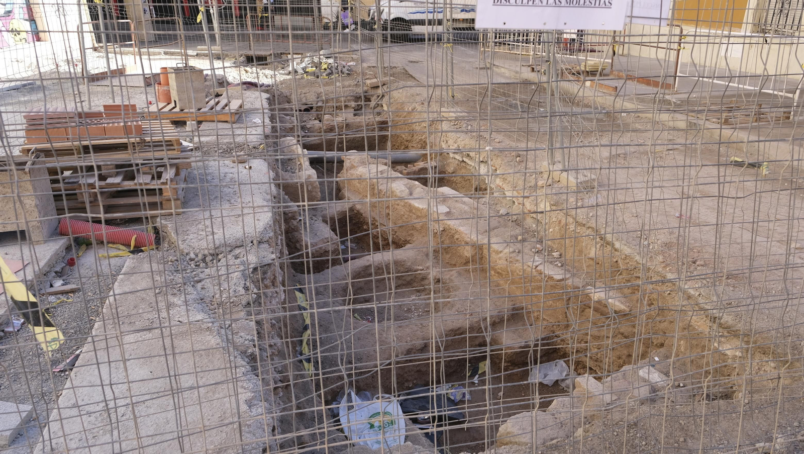 Imágenes de la Plaza Masnou en obras. Almería