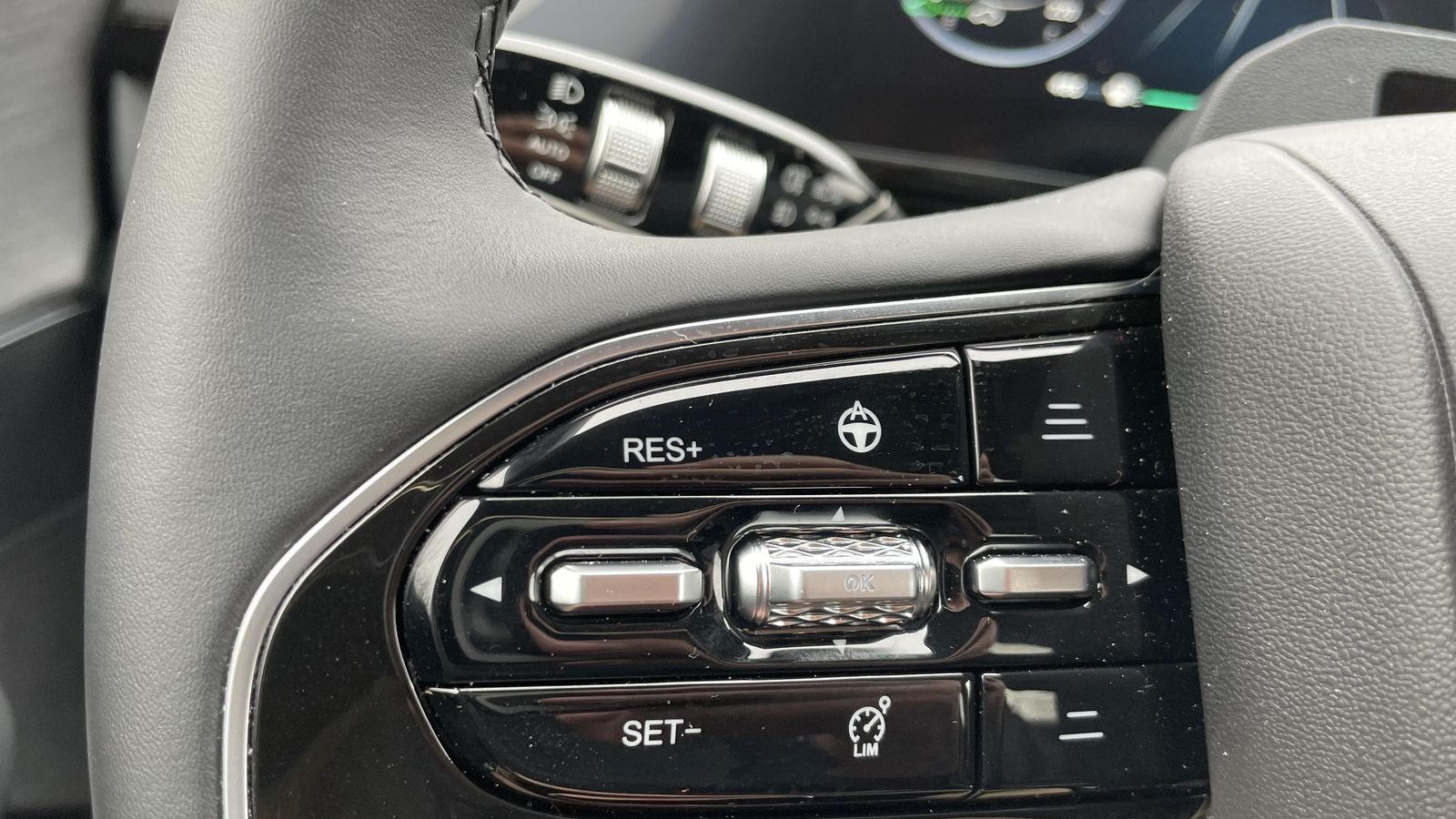 Los radios del volante acumulan un buen número de funciones que se mantienen, de este modo, muy accesibles.